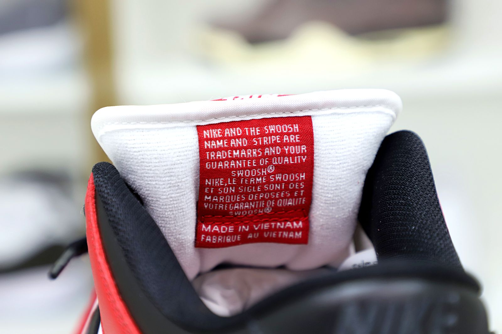 NIKE SB DUNK LOW CHICAGO