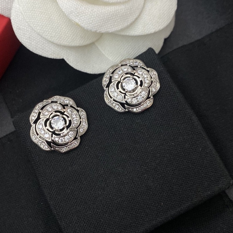 CHANEL🇫🇷Xiaoxiang camellia stud earrings earrings jewelry