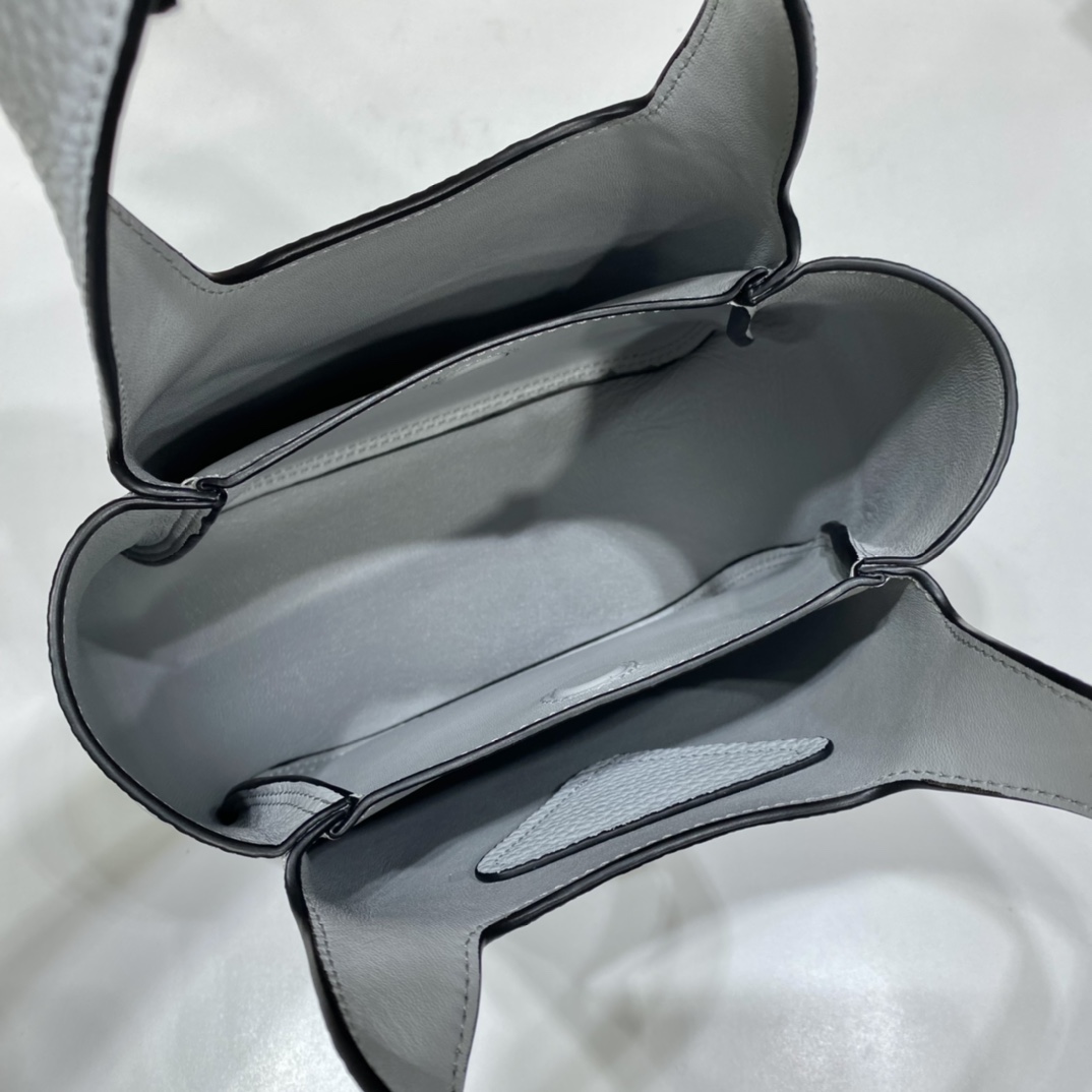 𝐏𝐑𝐀𝐃𝐀 mini vegetable basket 1BA349