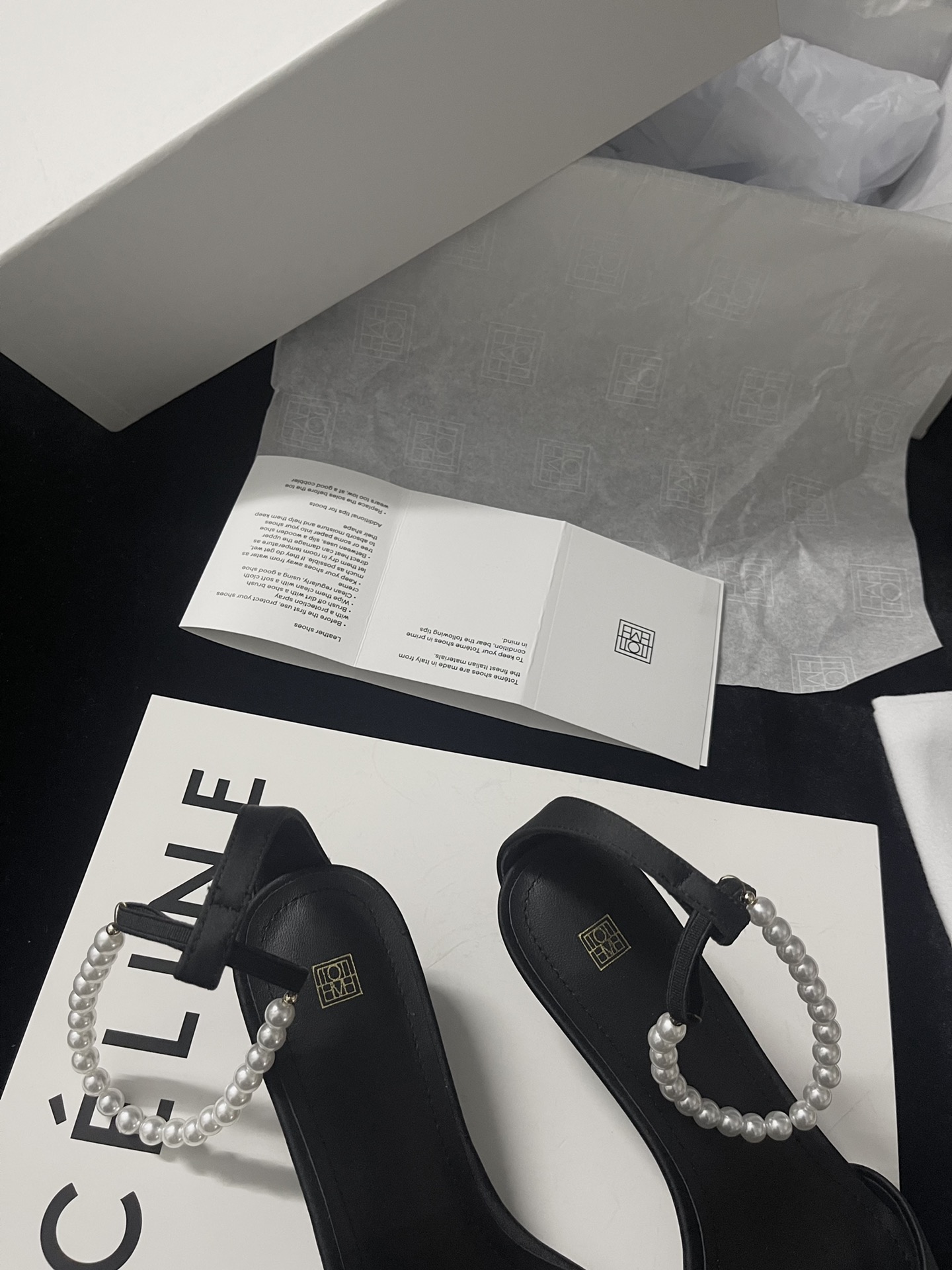 𝐓𝐨𝐭𝐞𝐦𝐞｜𝟐𝟎𝟐𝟑/𝐒𝐒 𝐧𝐞𝐰 The best-looking pearl sandals of the year ✔️ simple and elegant