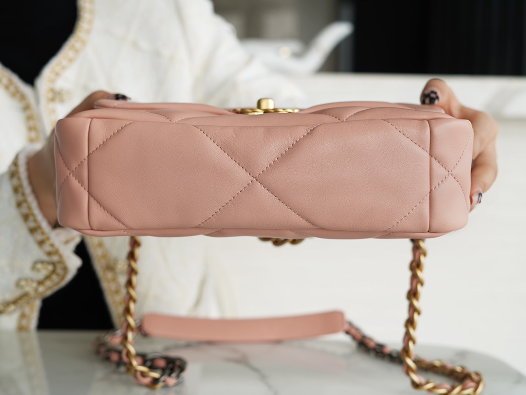 𝗖𝗛𝗔𝗡𝗘𝗟 ❶❾ 𝗕𝗔𝗚 Original Lambskin Series ❥ Genuine Leather ❥ Small ❥ Peach Pink 🍑