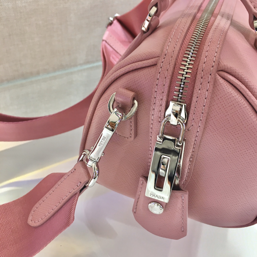 𝐏𝐑𝐀𝐃𝐀 Boston 1BA846