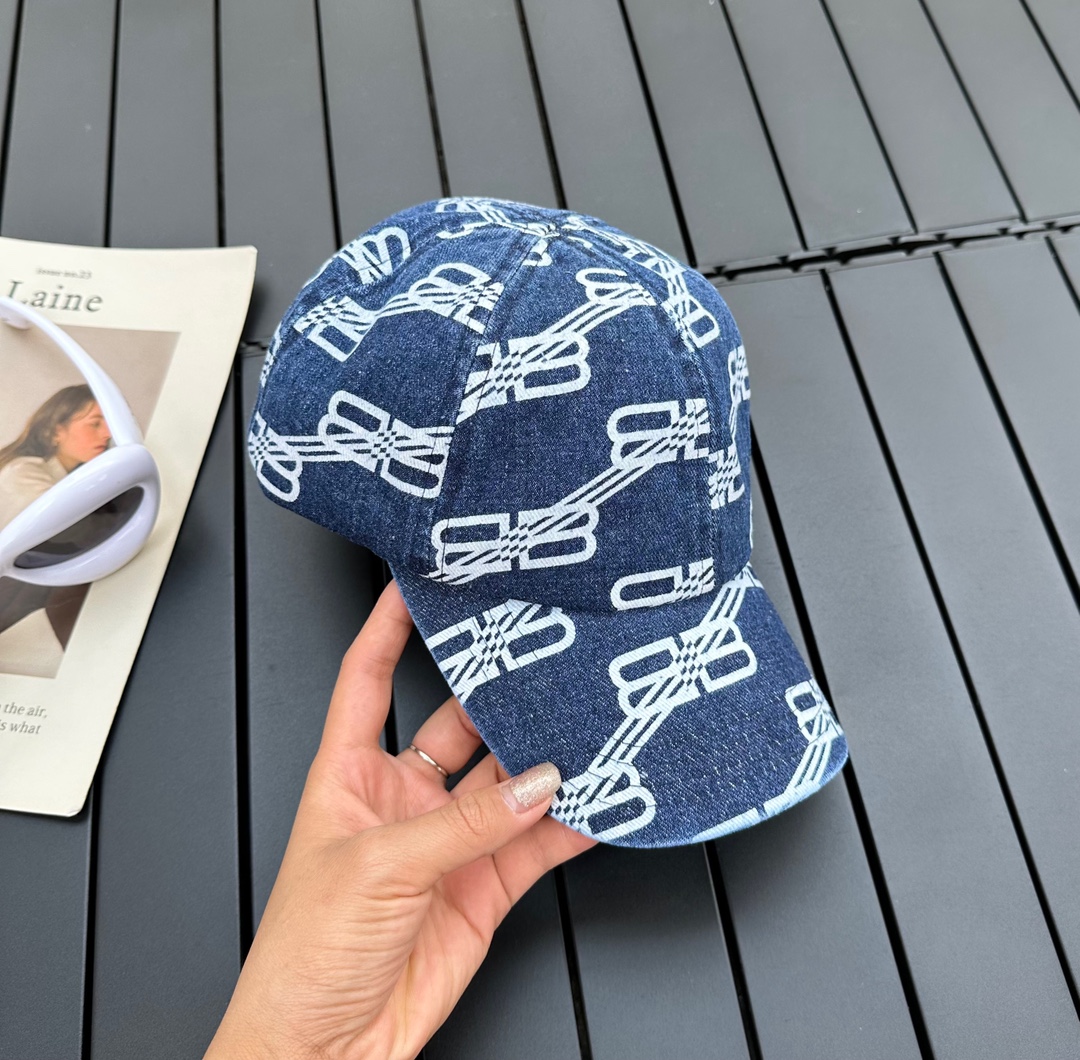 Balenciaga new baseball cap