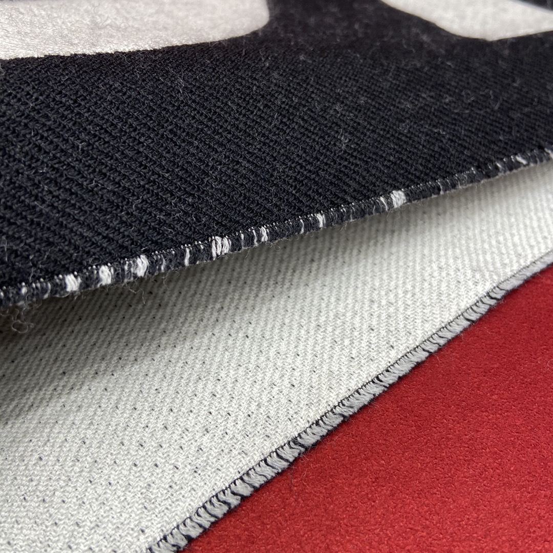 Burberry Classic Monogram Scarf 100% Wool