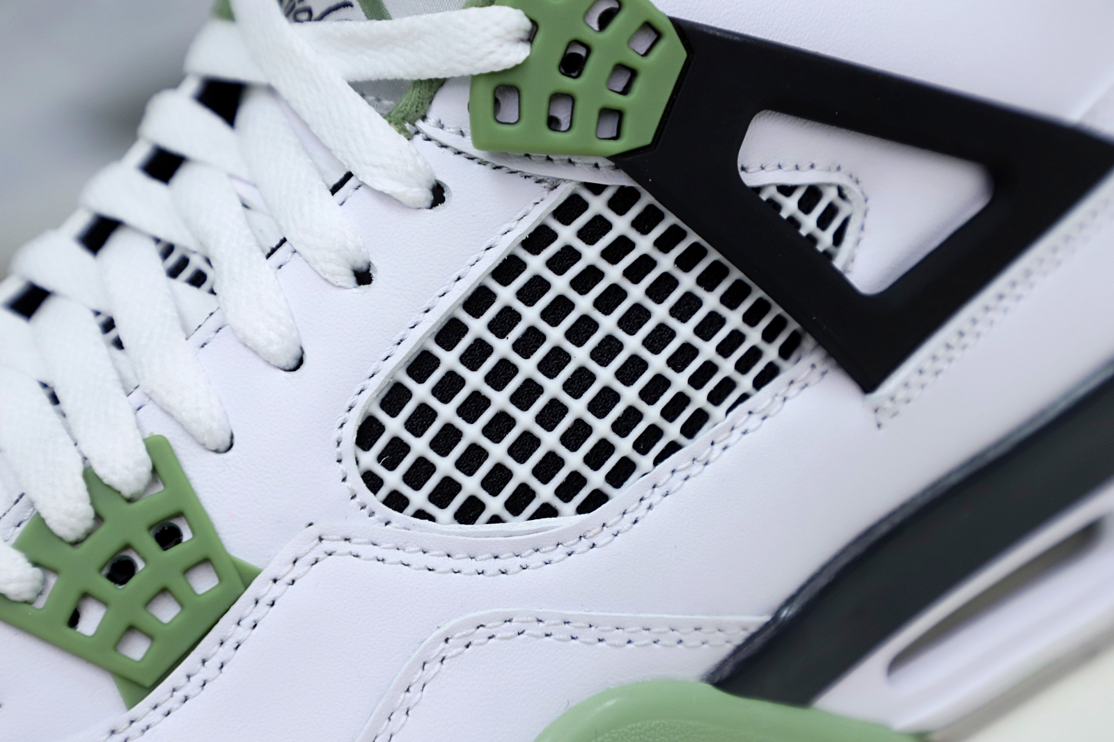 AIR JORDAN 4 SEAFOAM