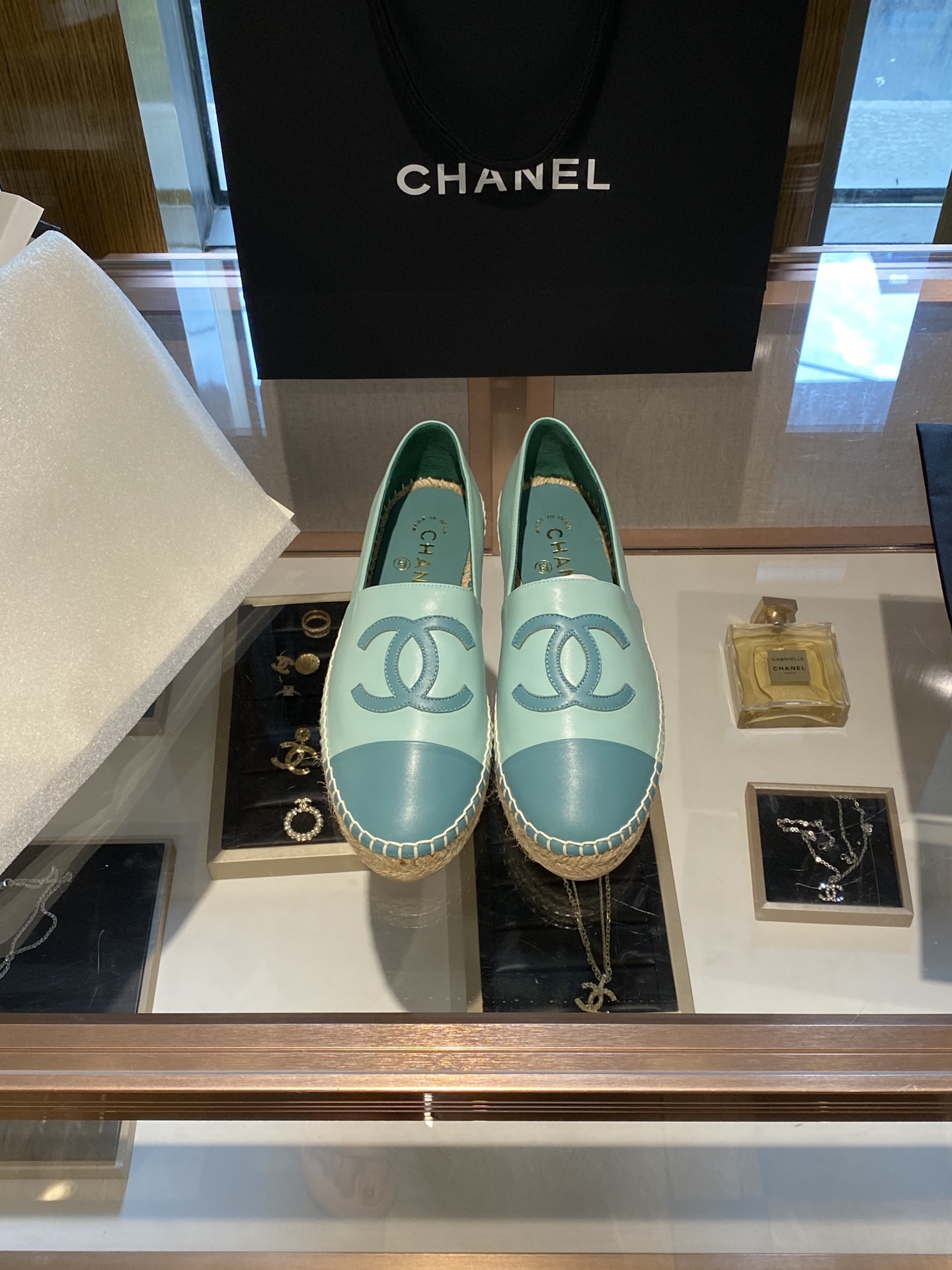 CHANEL fisherman shoes Chanel classic version of the original injection of rubber translucent rubber original color hemp sole