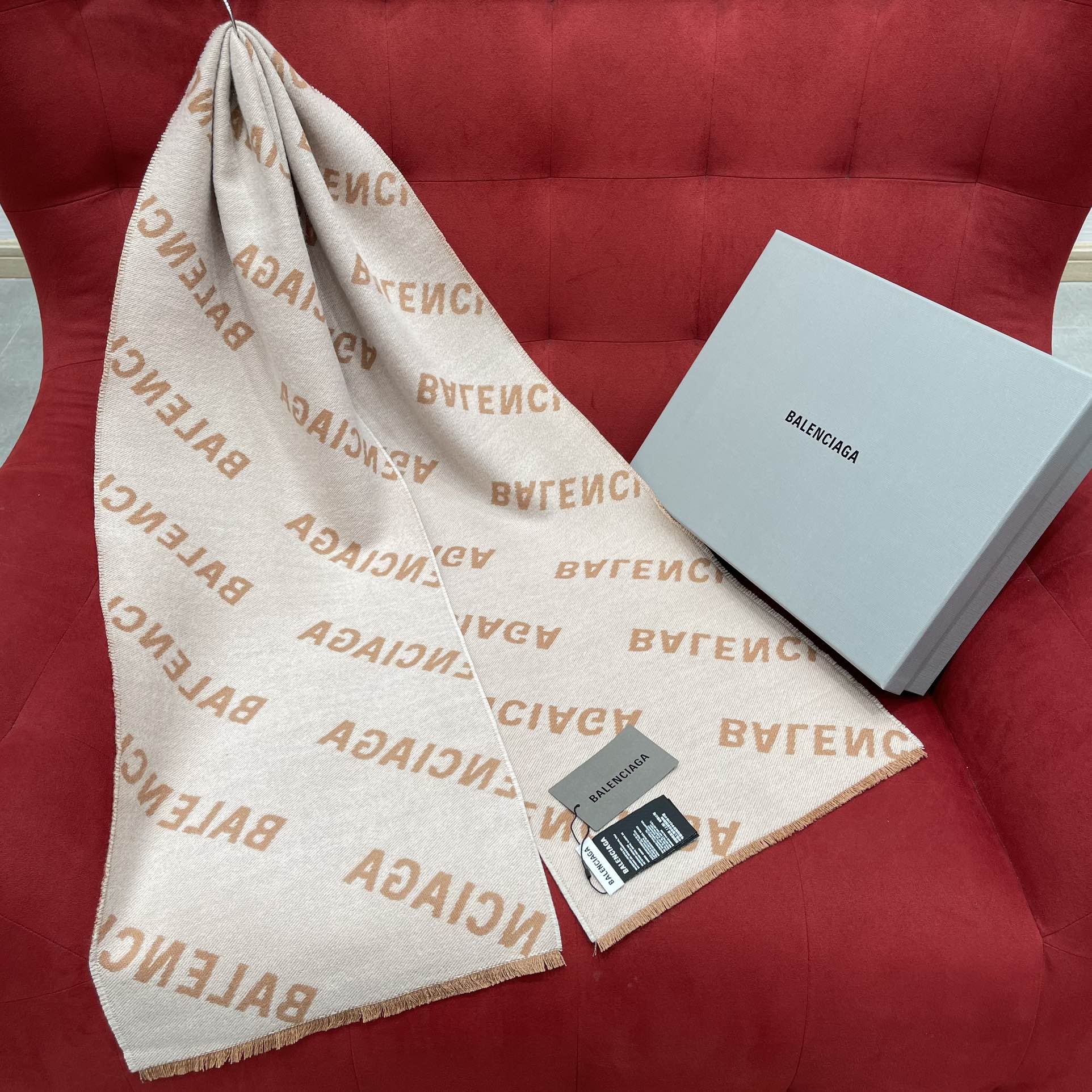 𝐁𝐚𝐥𝐞𝐧𝐜𝐢𝐚𝐠𝐚 Twill Logo Long Scarf 100% Wool