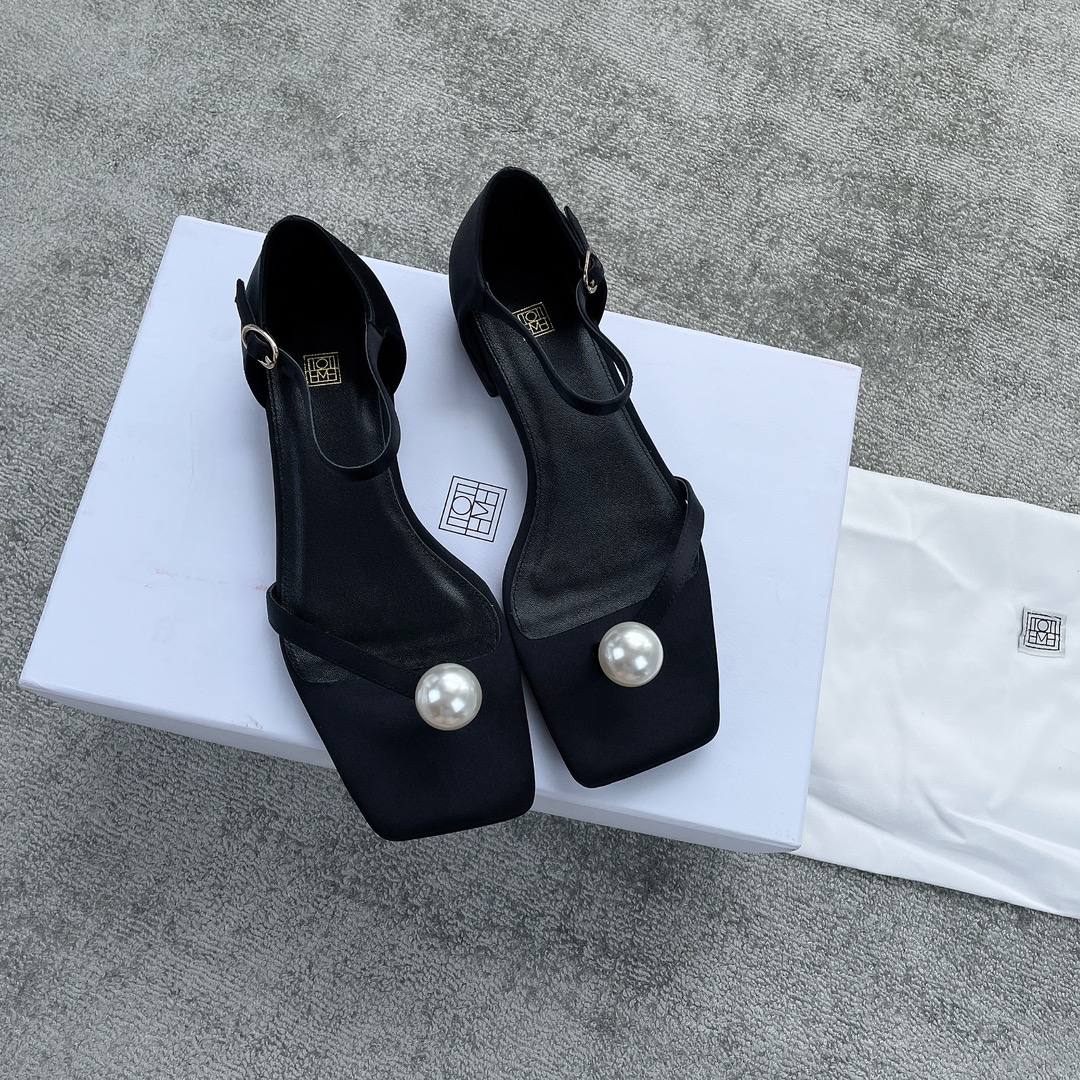 Toteme large pearl sandals