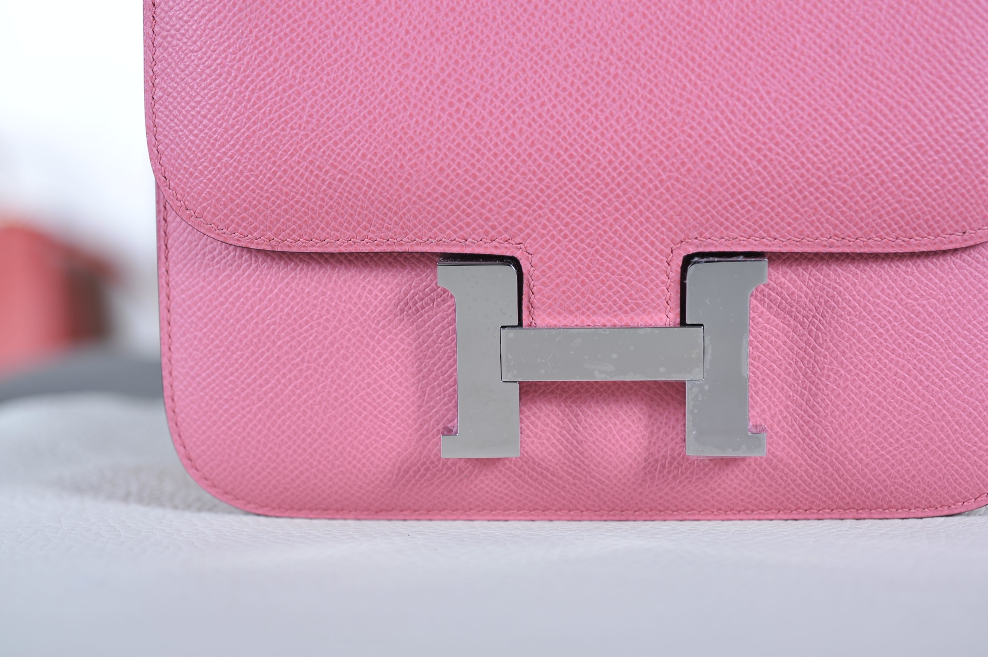 Kangkang 19 lipstick powder silver buckle epsom leather
