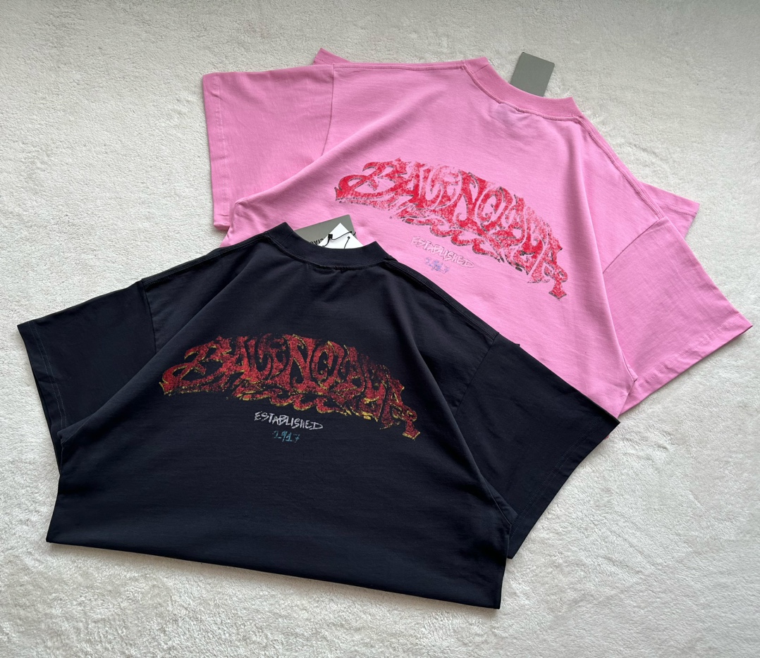 Balenciaga...🔥Flame floral print round neck and short sleeves