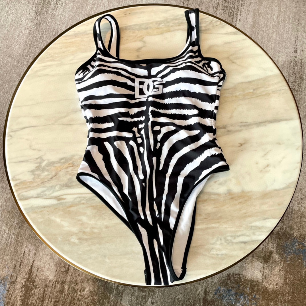 DG stripe new one-piece swimsuit