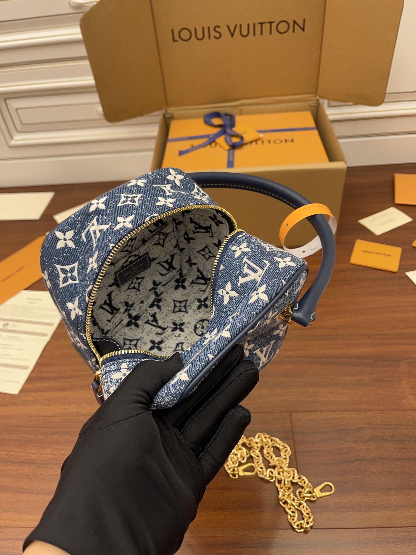 Louis Vuitton M59611