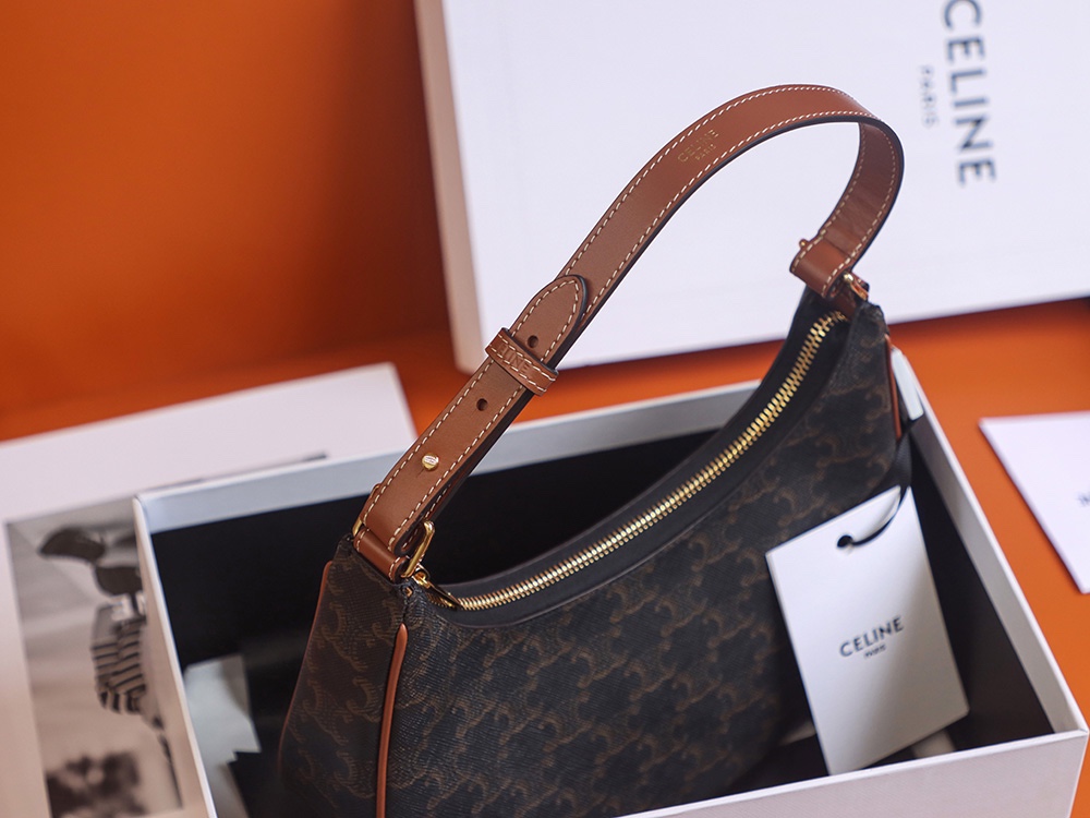 𝐂𝐞𝐥𝐢𝐧𝐞 𝐀𝐕𝐀 Underarm bag #193952