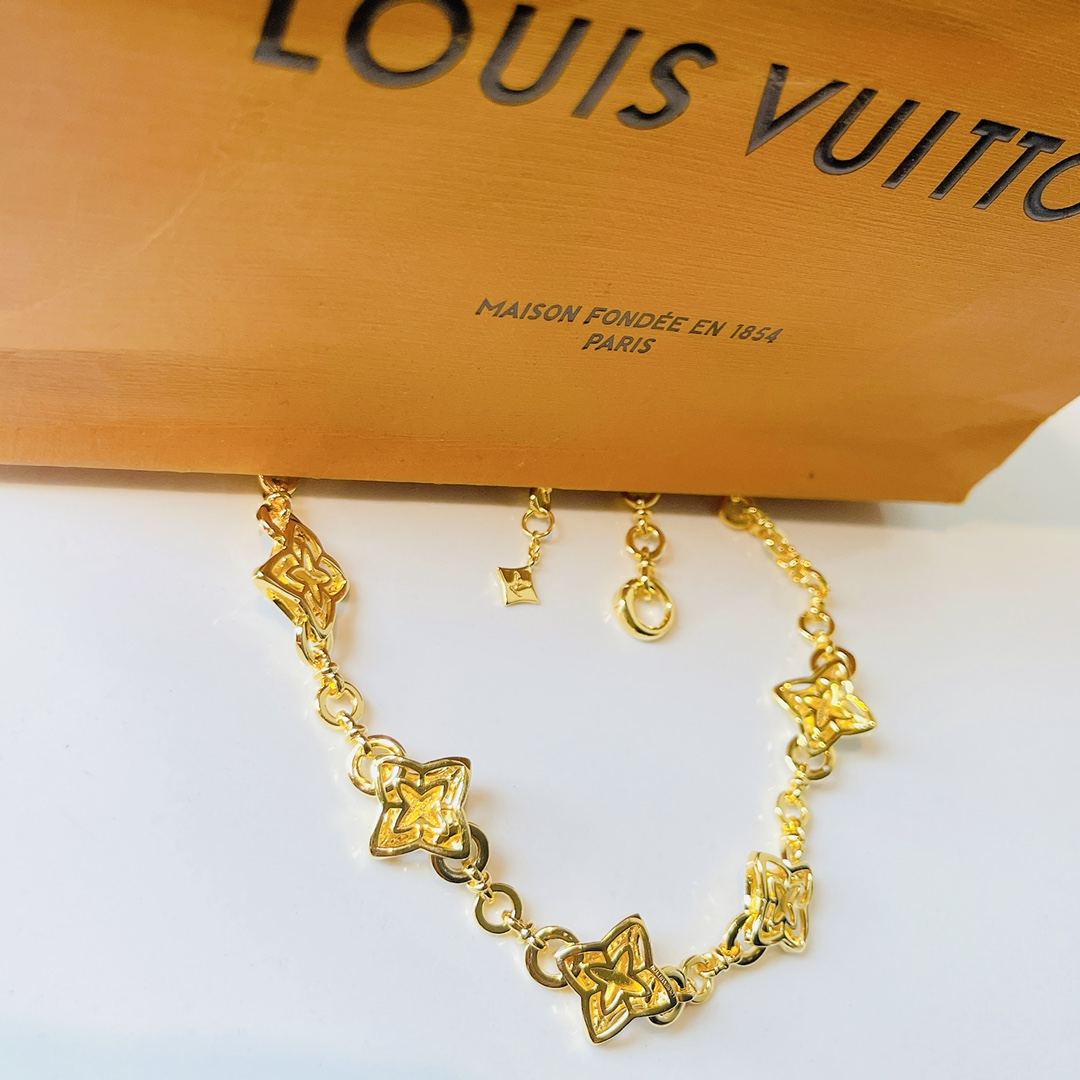 Louis Vuitton Full diamond four leaf clover five flower necklace in yellow gold