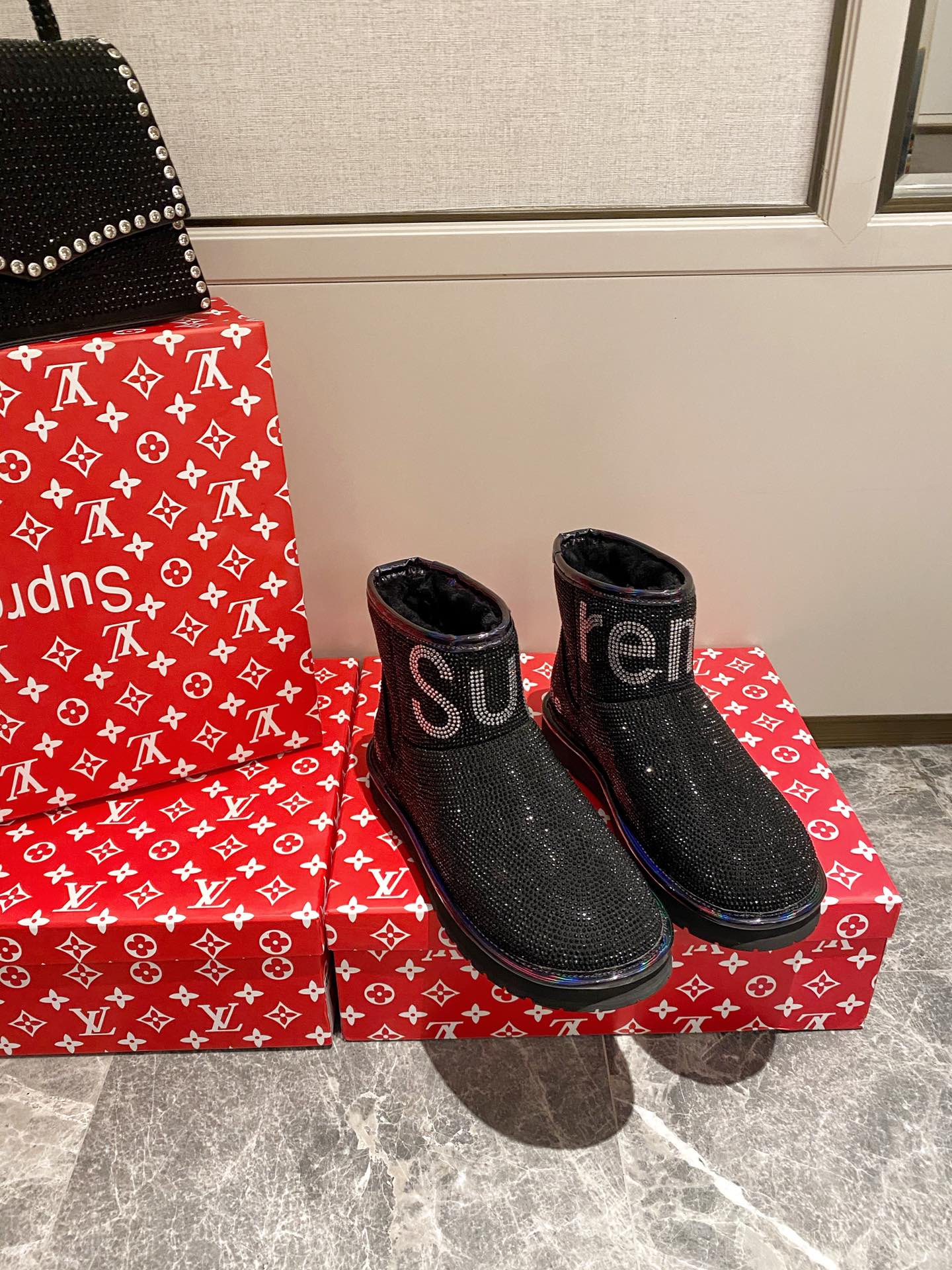supermen & Louis Vuitton LV cooperation models full of diamonds snow shoes on the new lining pure wool super warm