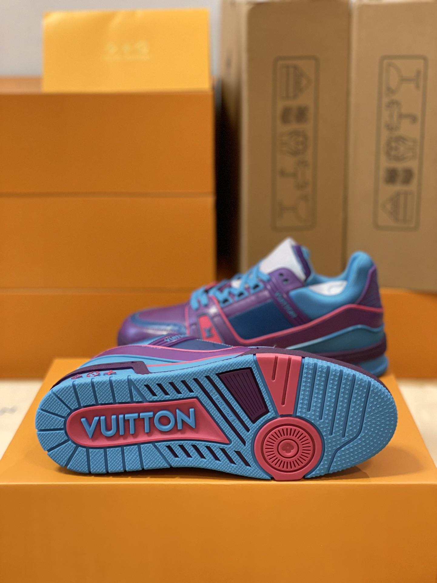Louis Vuitton couple models LVTRAINER sneakers model number MS0119