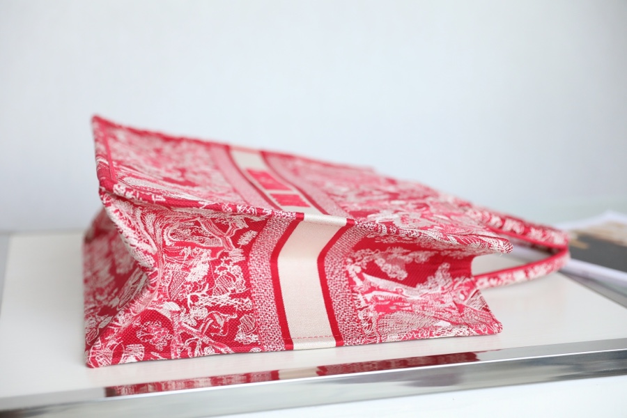 DIOR TOTE red embroidery