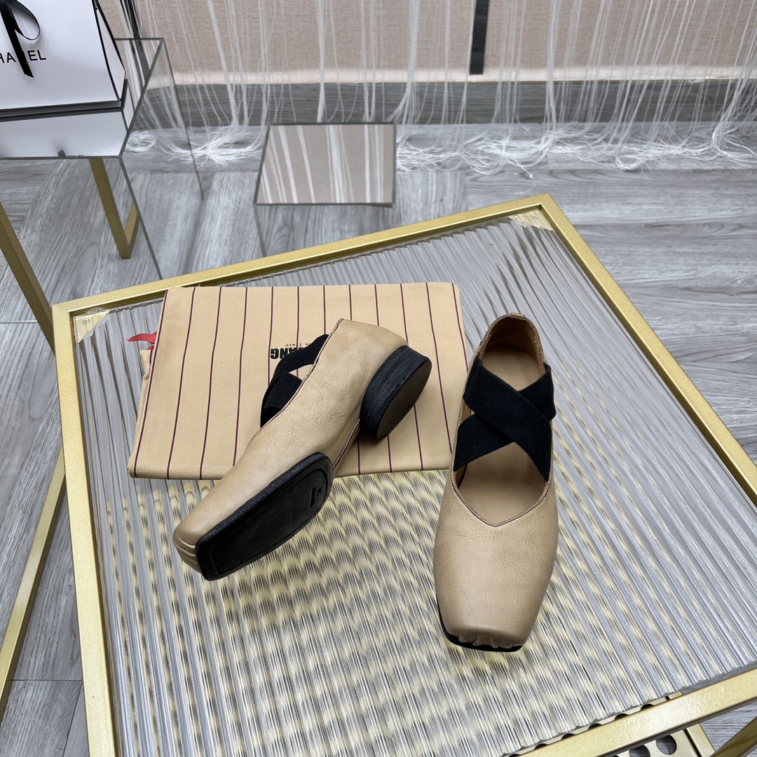 𝐔𝐌𝐀 𝐖𝐀𝐍𝐆｜𝟐𝟎𝟐𝟑/𝐒𝐒 𝐧𝐞𝐰  UMA WANG classic models retro do old ballet shoes