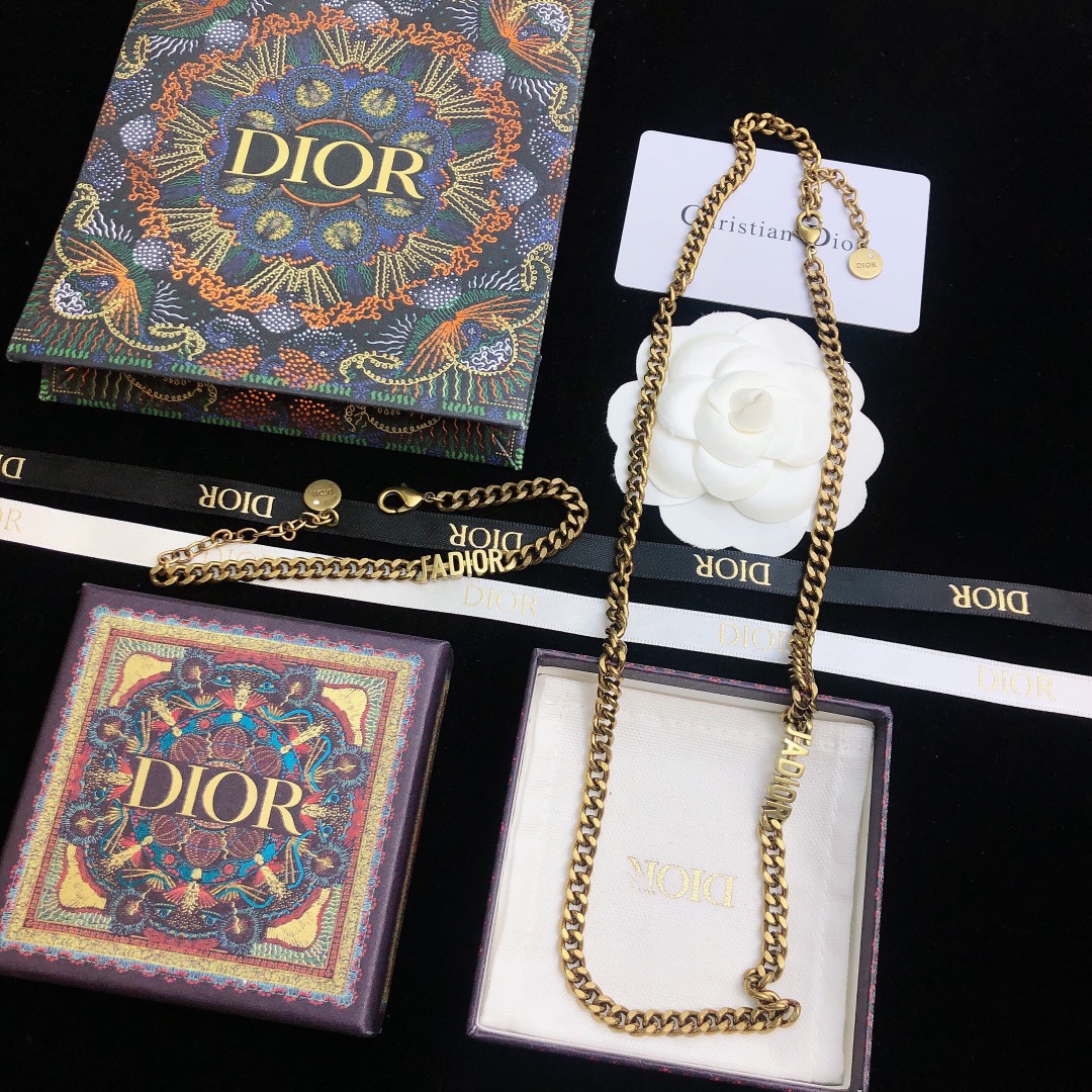 Dior necklace