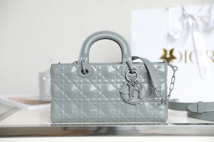 Dior Lady D-Joy is a classic style of the Goliath Bible