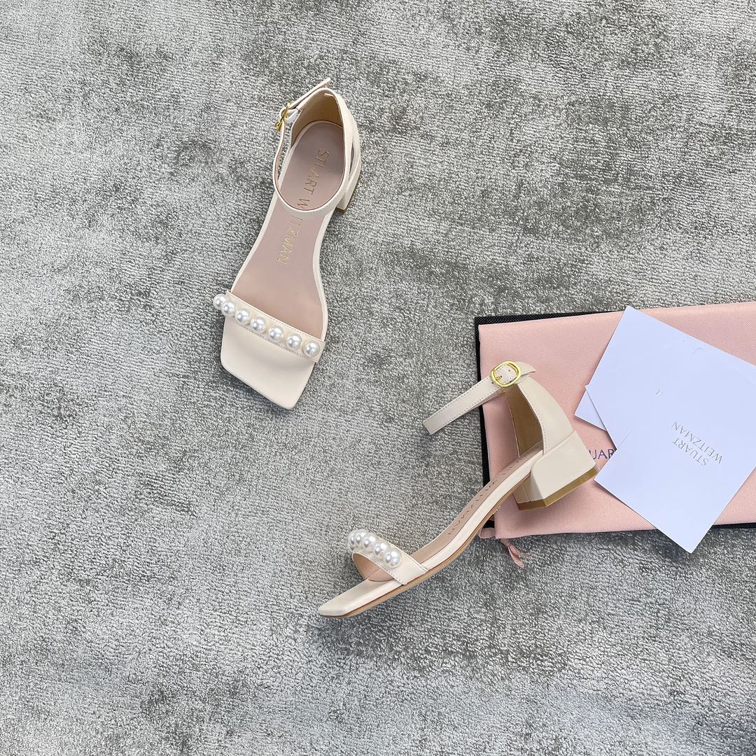 Stuar*t weitzma*n sandals