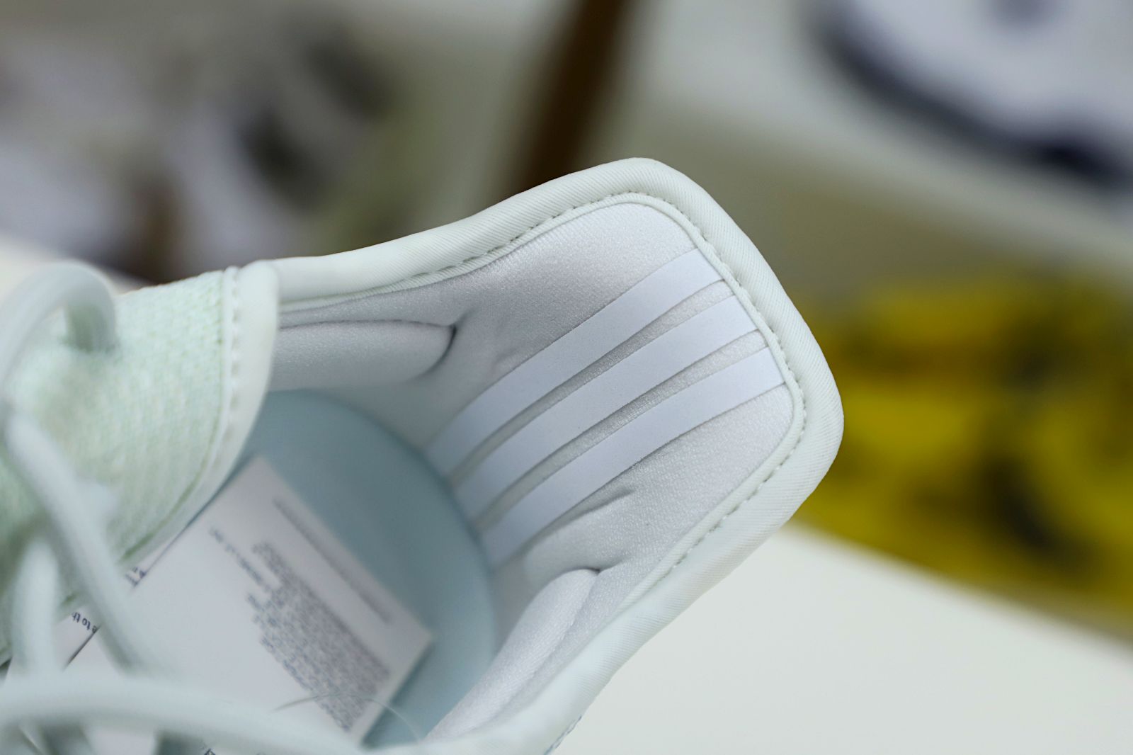 YEEZY BOOST 350 V2 CLOUD WHITE NON-REFLECTIVE