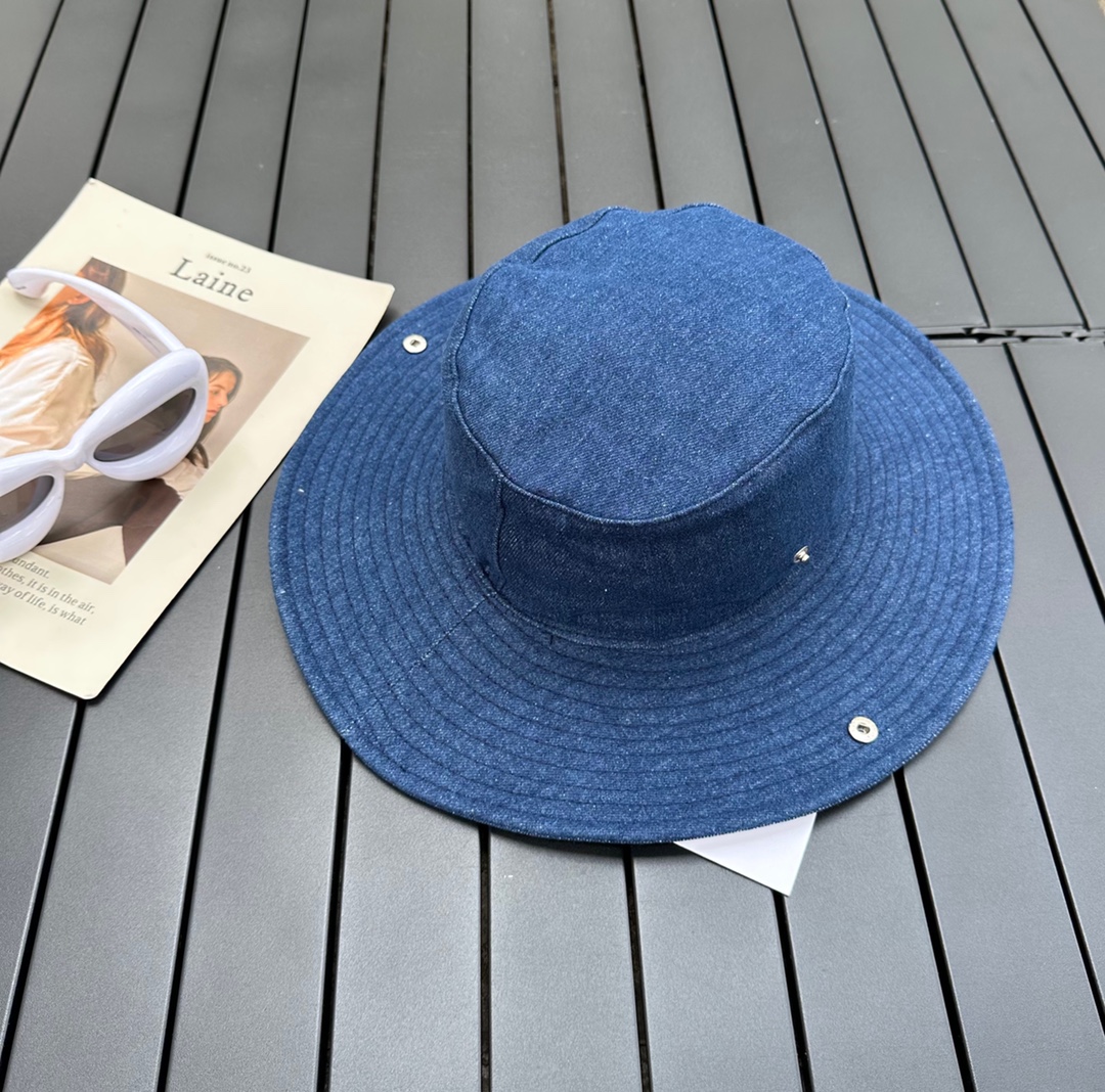 miumiu bucket hat