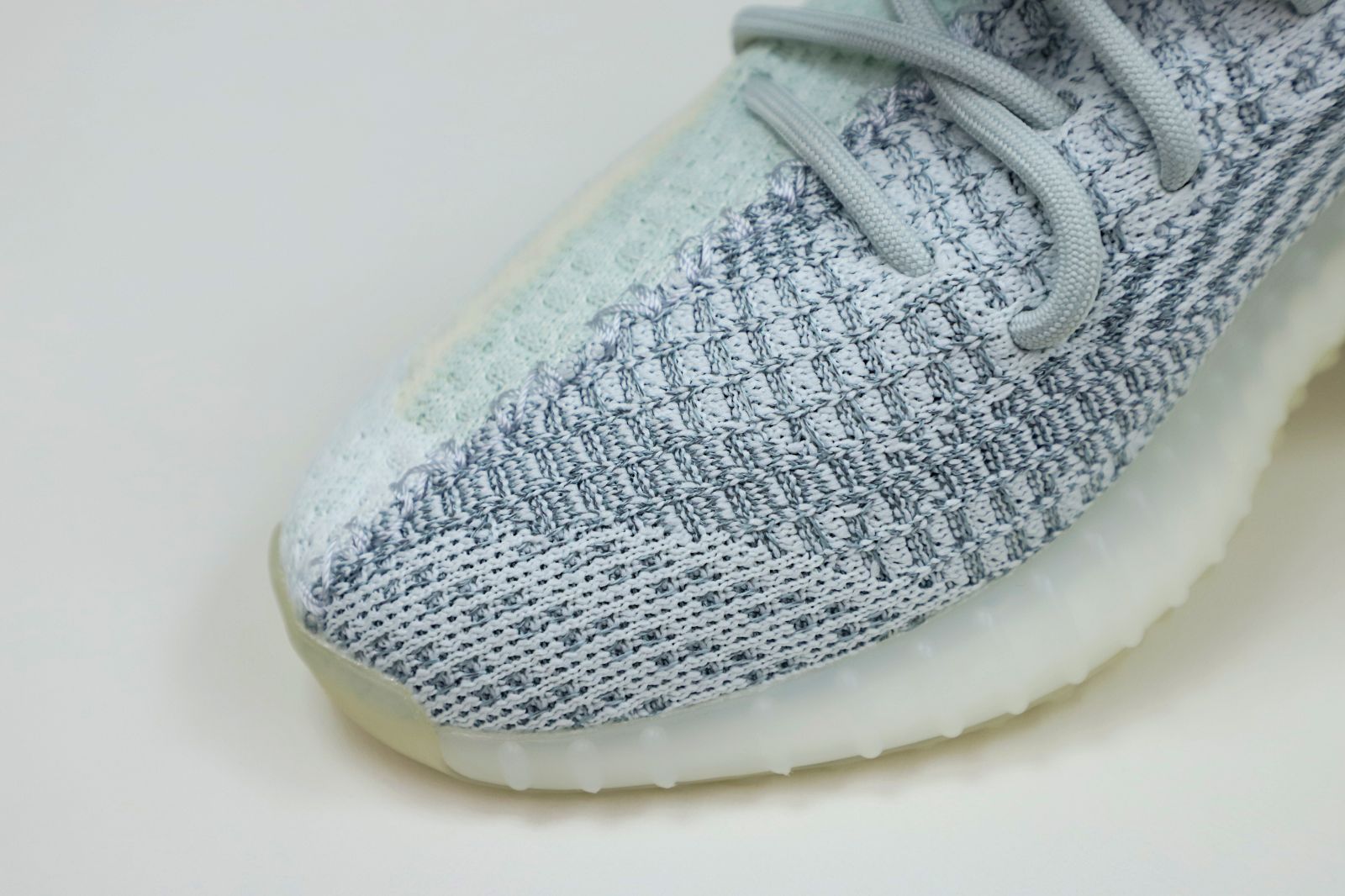 YEEZY BOOST 350 V2 CLOUD WHITE REFLECTIVE