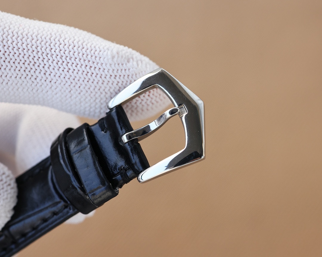 Patek Philippe Sapphire wear-resistant mirror