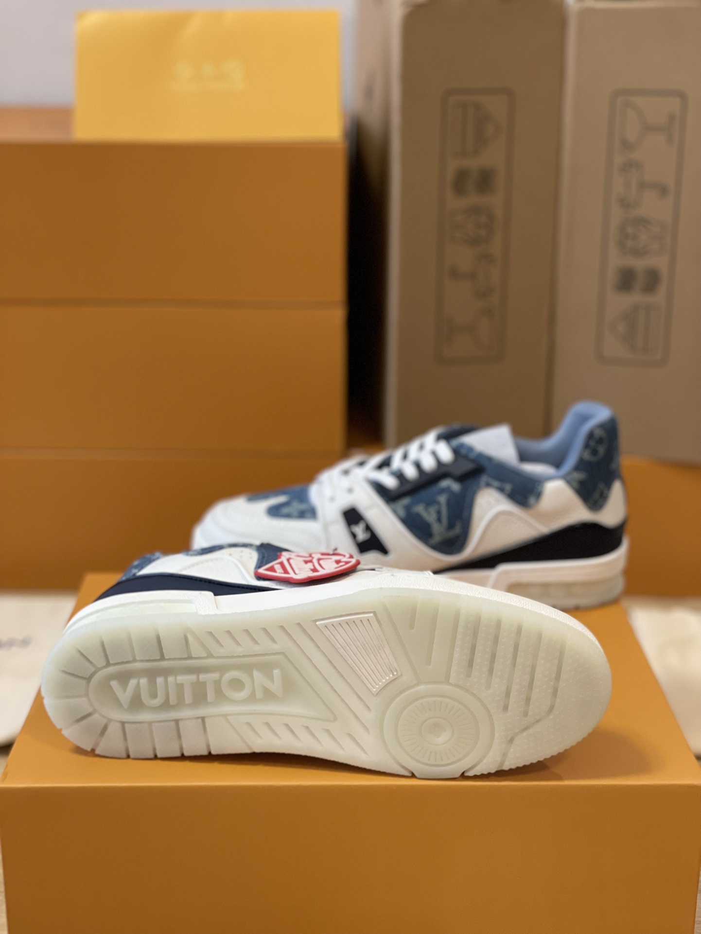 Louis Vuitton couple models DIY buckle sneakers sneakers