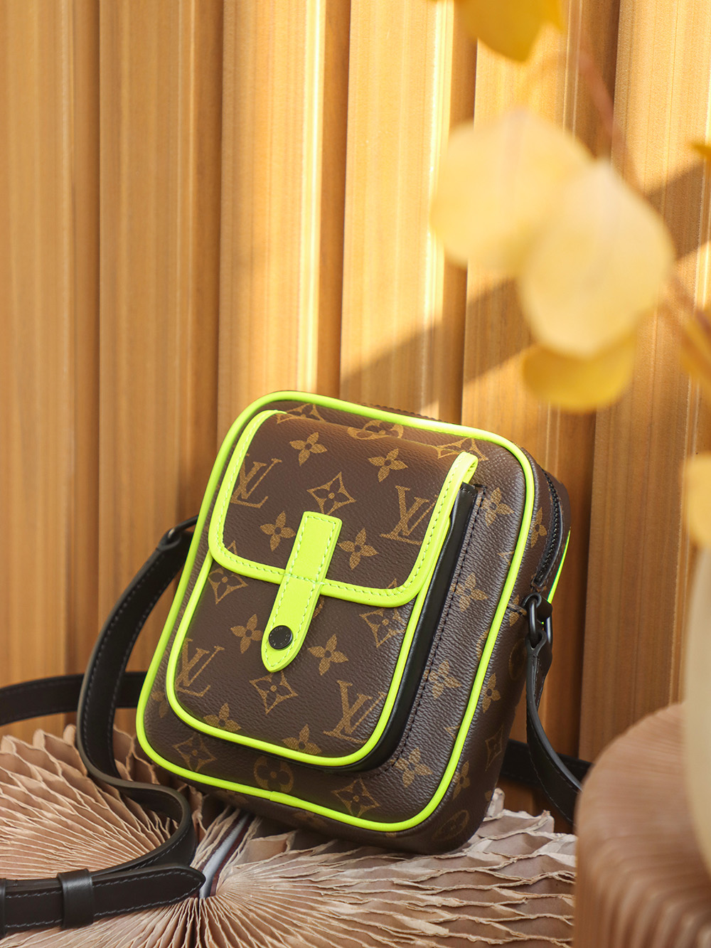 Louis Vuitton 𝐂𝐇𝐑𝐈𝐒𝐓𝐎𝐏𝐇𝐄𝐑 camera bag M69404