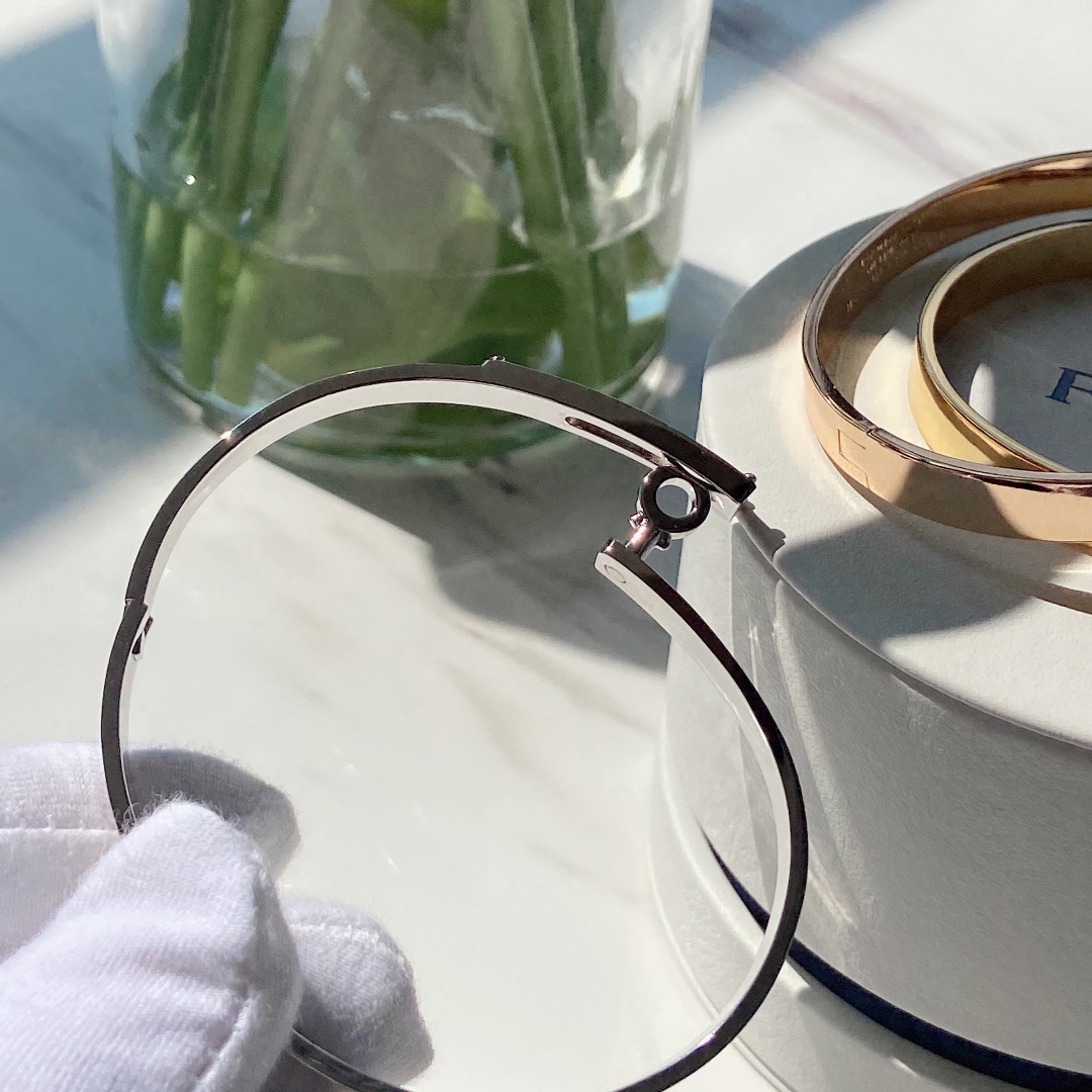 Hermes bracelet