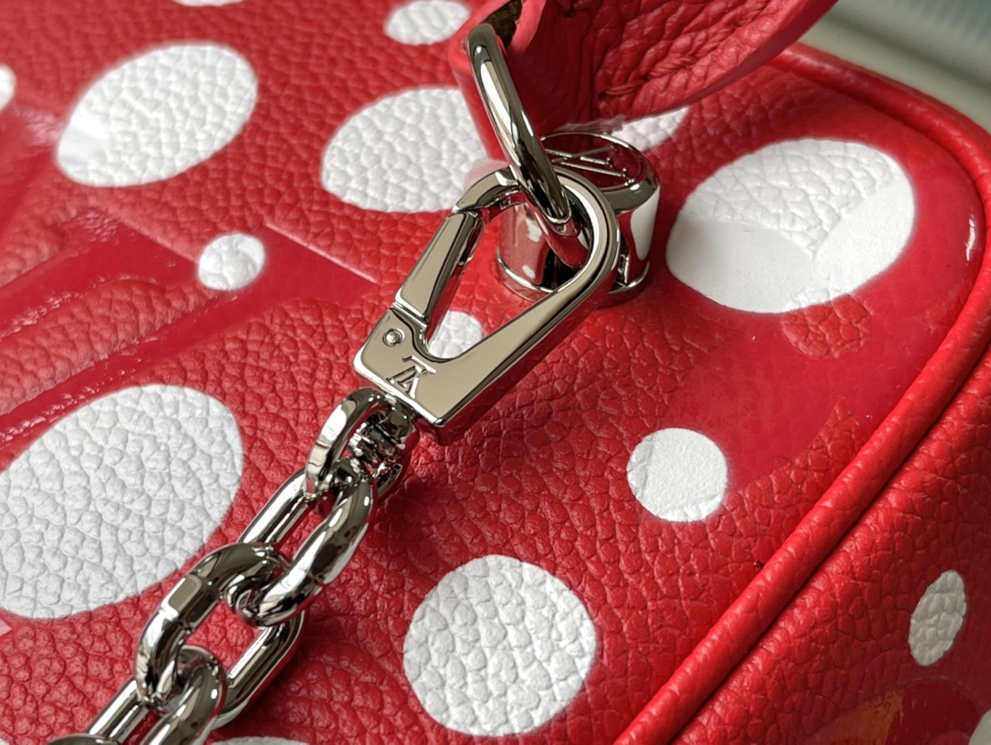 𝐋𝐎𝐔𝐈𝐒 𝐕𝐔𝐈𝐓𝐓𝐎𝐍    M21779