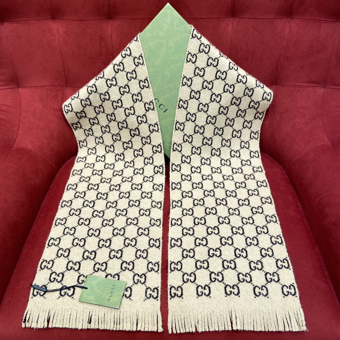 GUCCI Double-sided wool scarf 100% wool