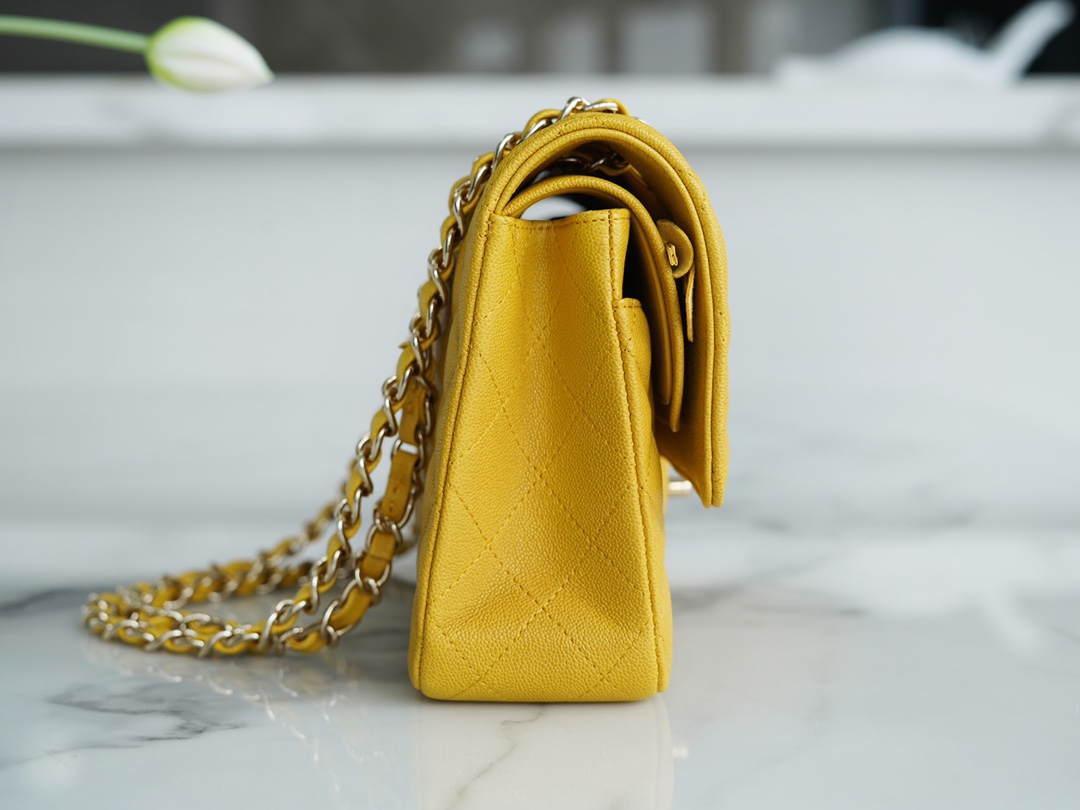 𝐂𝐇𝐀𝐍𝐄𝐋 Classic Flap washed cowhide is made from the most delicate newborn calves Washed fetal cow Medium Mango Yellow 🥭