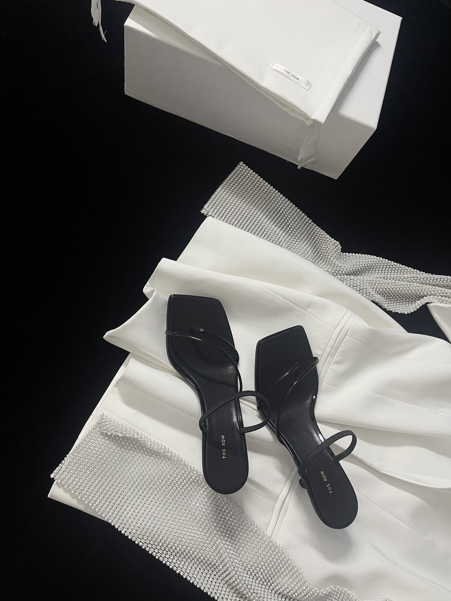 𝐓𝐡𝐞 𝐫𝐨𝐰 ｜𝟐𝟎𝟐𝟑/𝐒𝐒 𝐧𝐞𝐰 Minimalist sandals