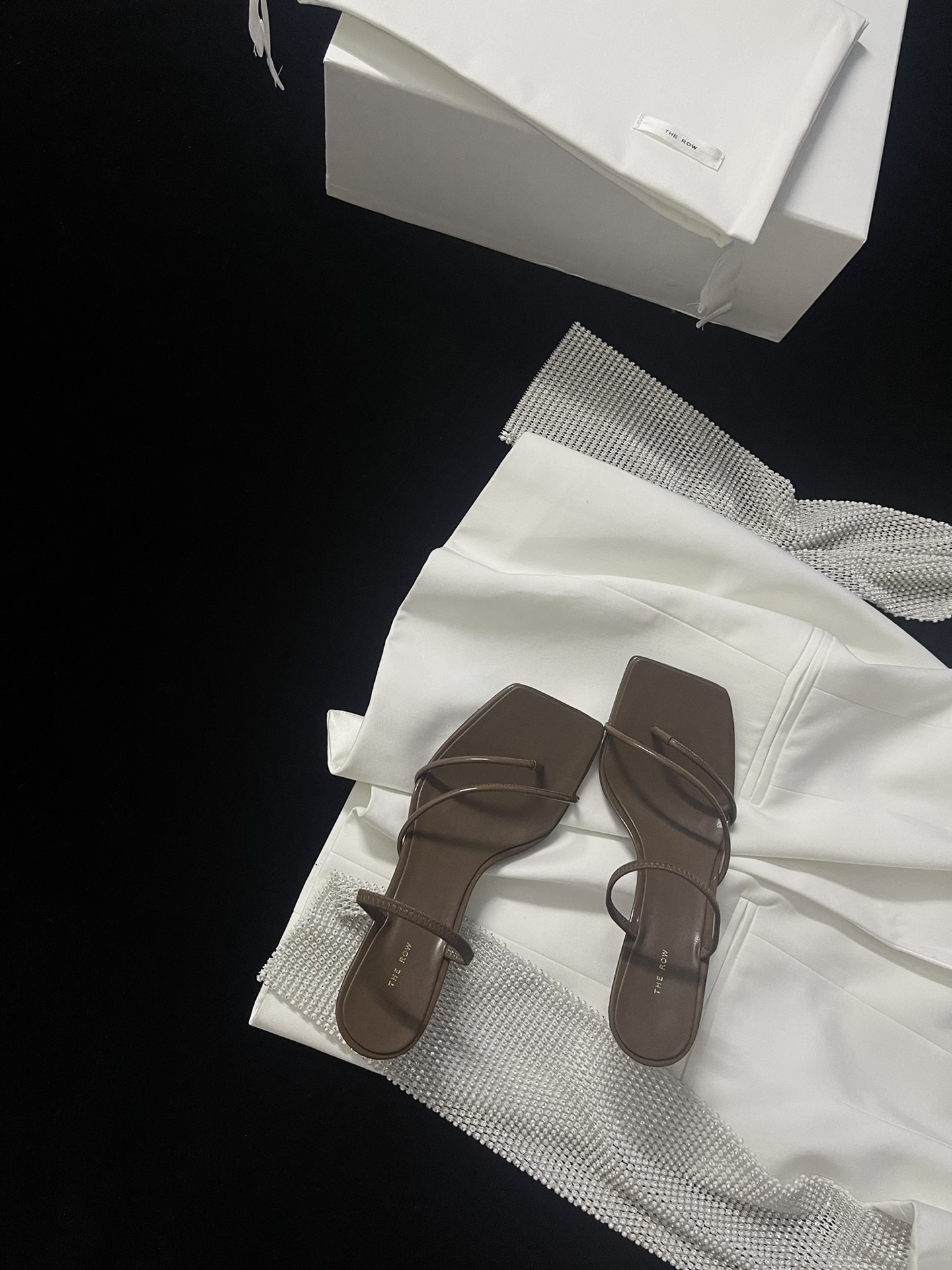 𝐓𝐡𝐞 𝐫𝐨𝐰 ｜𝟐𝟎𝟐𝟑/𝐒𝐒 𝐧𝐞𝐰 Minimalist sandals