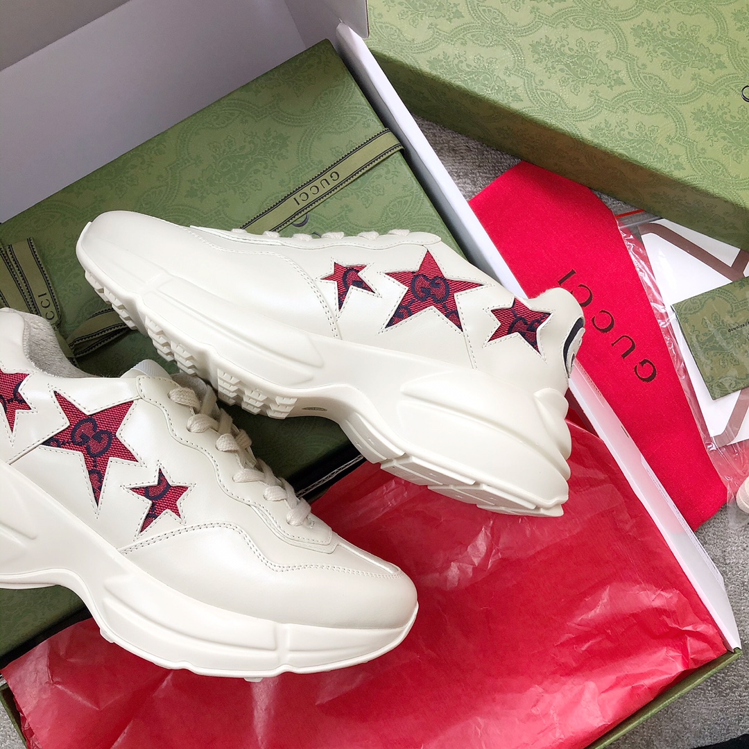 Gucci Pops This collection has a lot of flora and fauna elements Original material