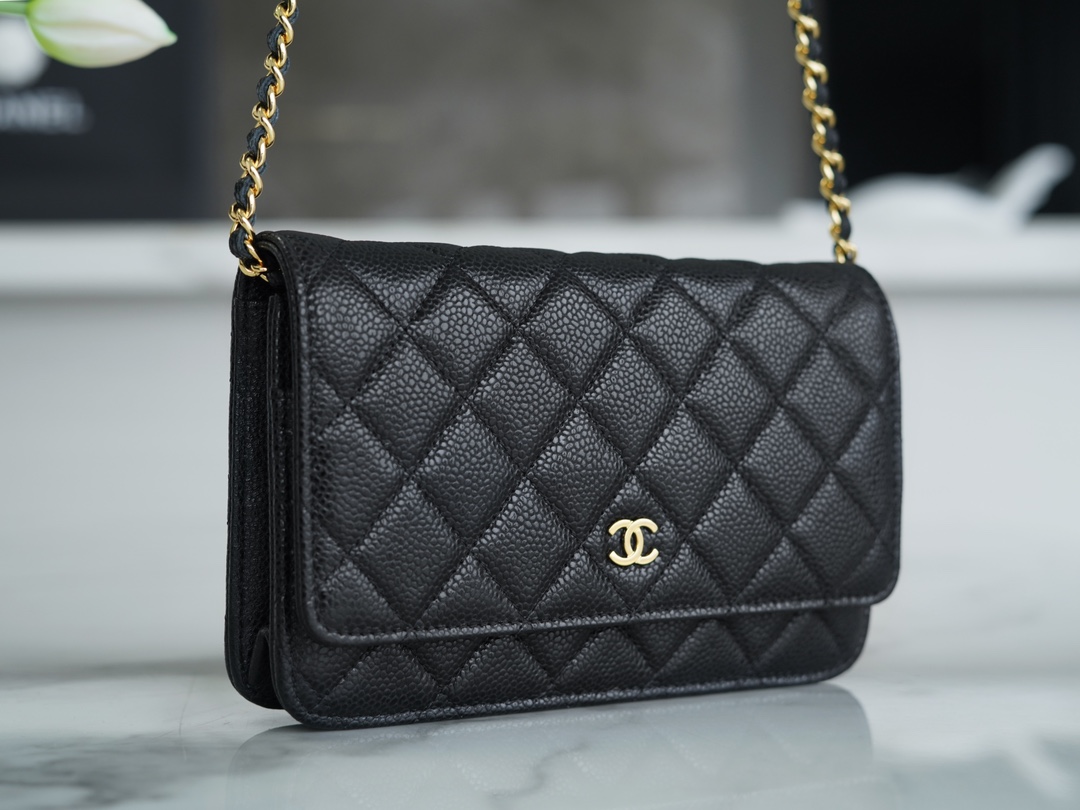Chanel 𝑾𝒐𝒄 Lucky Bag Entry Classic 𝑾𝒐𝒄𝒄 (Magnetic Buckle) Black Bull Gold
