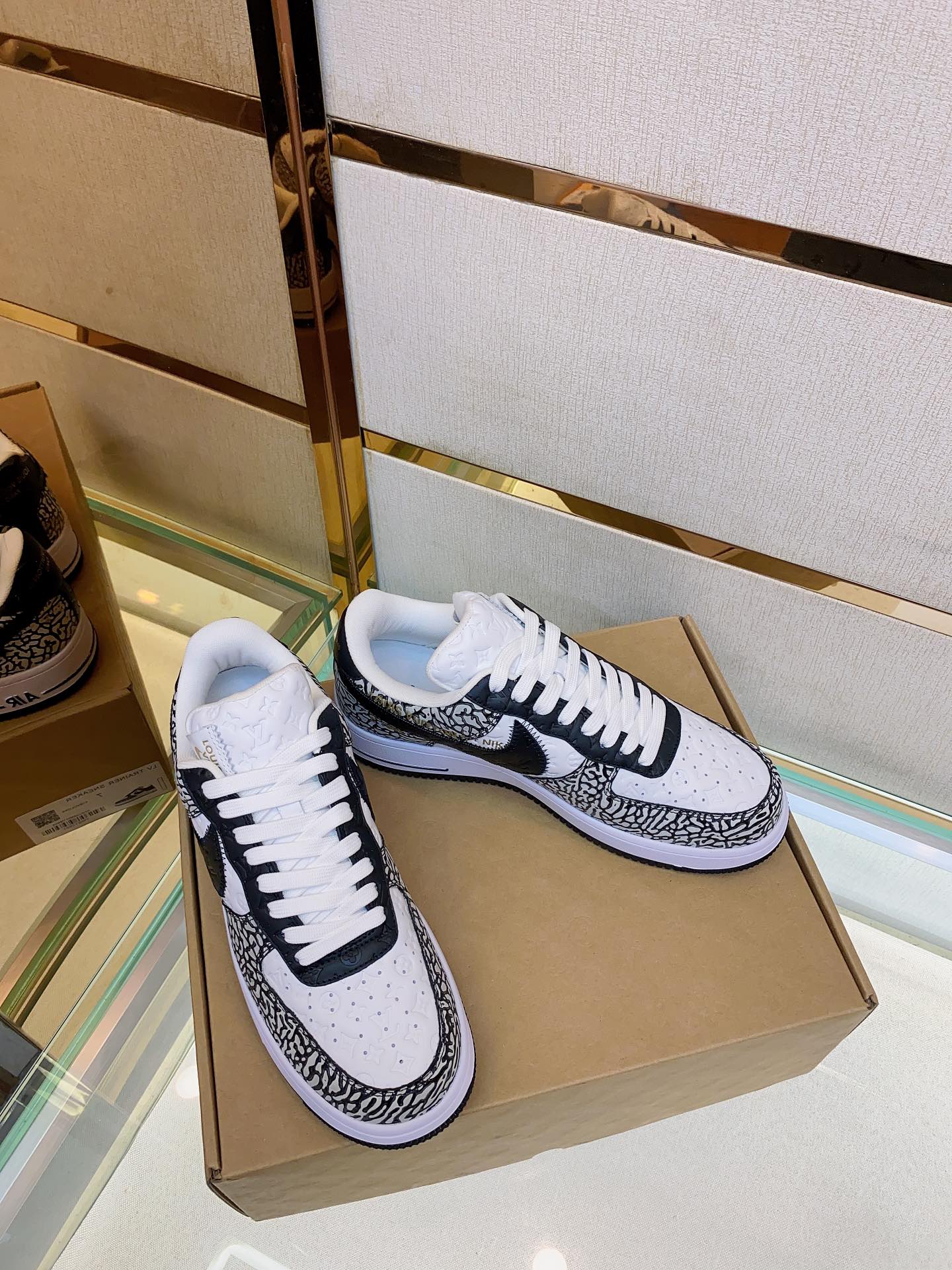 Louis Vuitton Nike joint 🆕Men's Abbesses sneakers