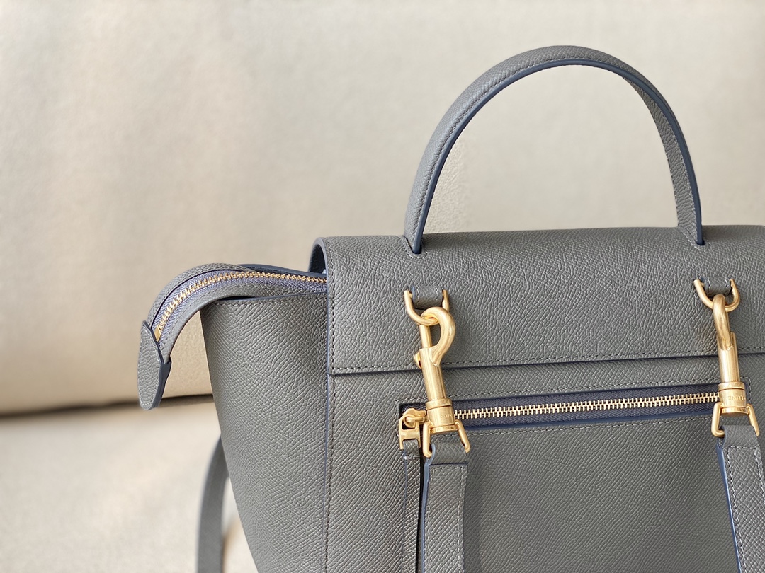 𝐂𝐞𝐥𝐢𝐧𝐞 BELT MICRO BAG in grained calfskin