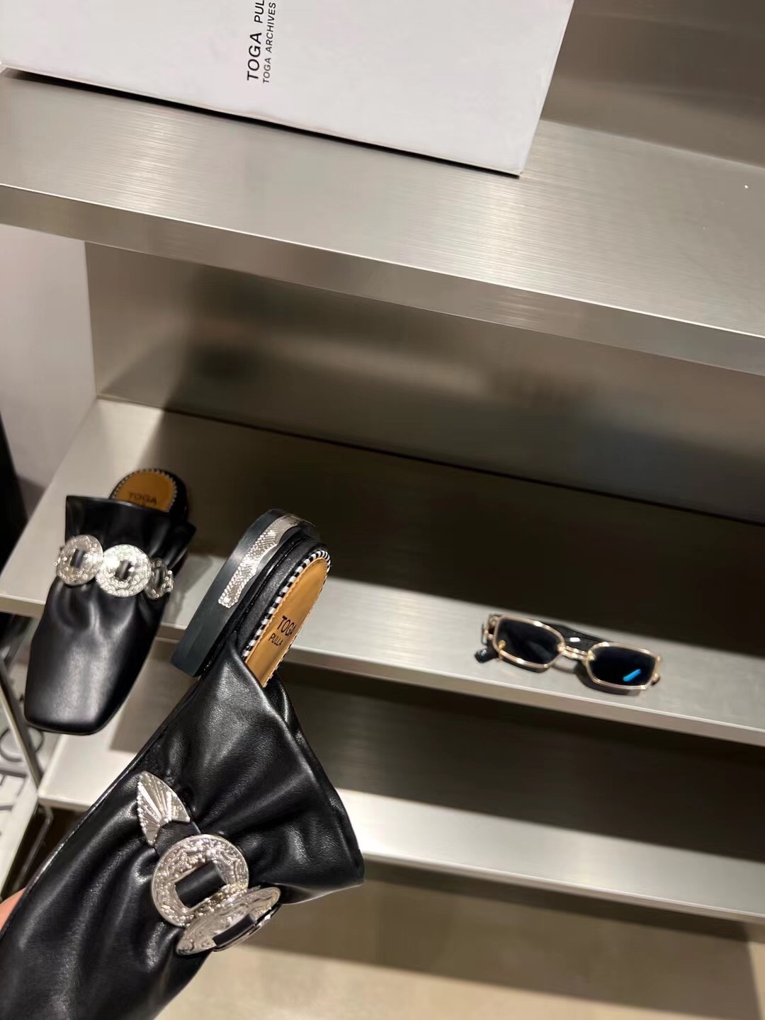 𝐓𝐨𝐠𝐚 𝐏𝐮𝐥𝐥𝐚 ｜𝟐𝟎𝟐𝟐/𝐒𝐒 𝐧𝐞𝐰 Exclusive quality toga pulla 2022/aw mullet slippers