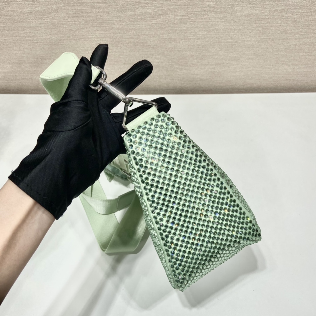 𝐏𝐑𝐀𝐃𝐀 Triangle bag with glitter diamonds 1BH190