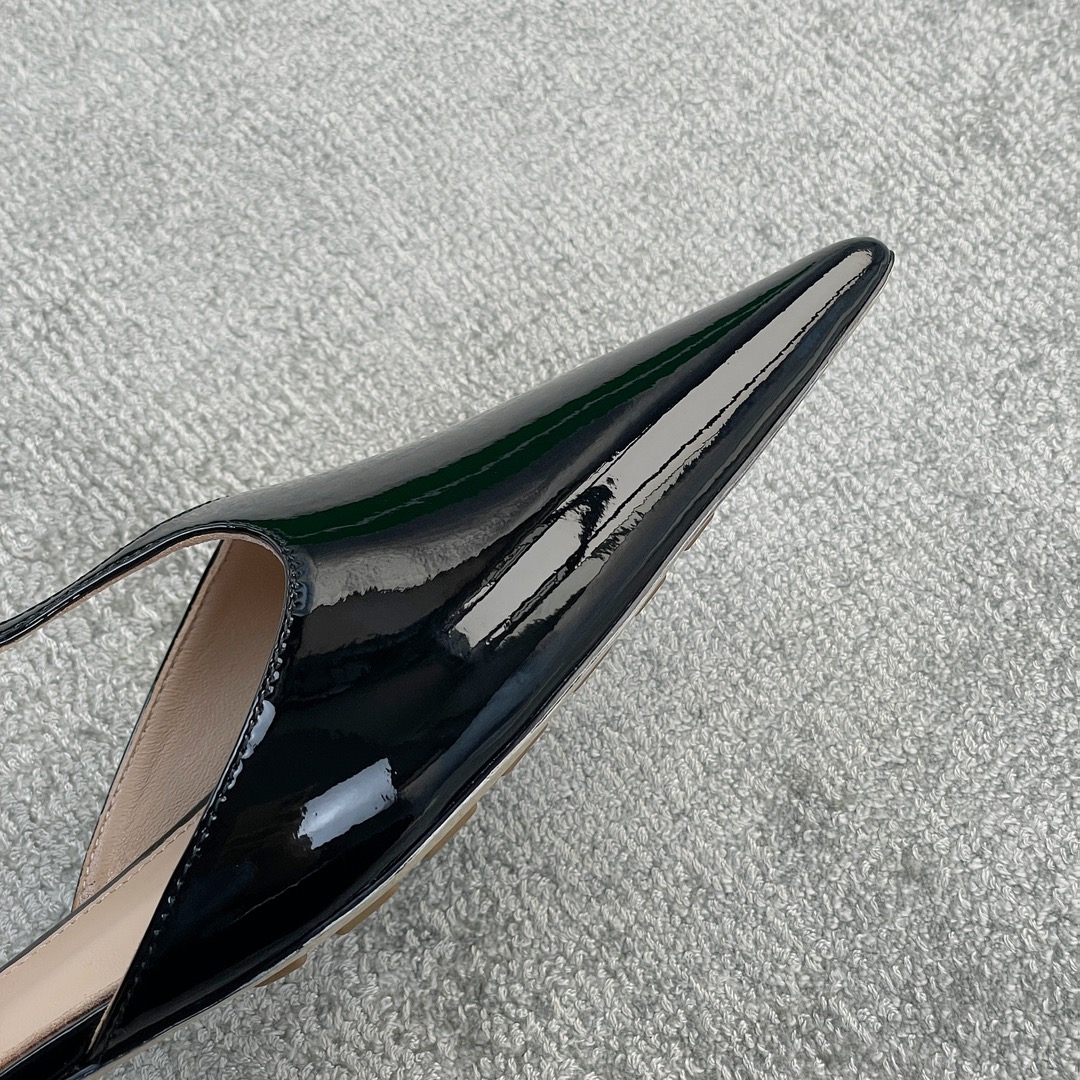 Bottegavenet*a pointed shoes