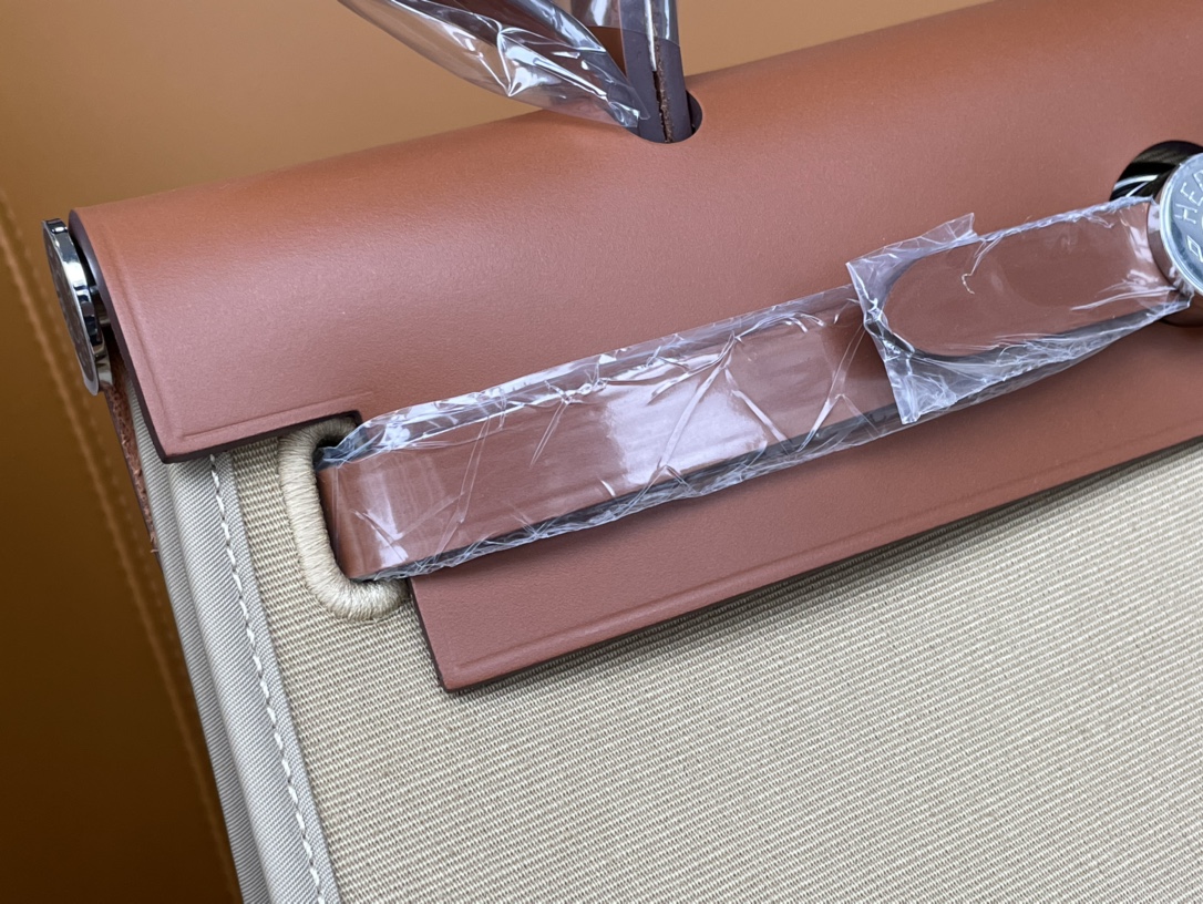 Herbag 31cm cost effective entry-level bag light and practical, versatile but timeless