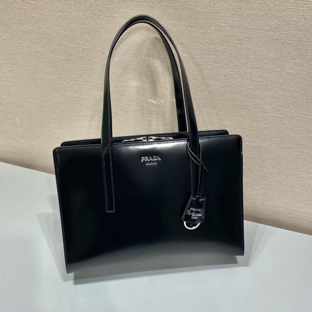𝐏𝐑𝐀𝐃𝐀 New shopping bag 1BA350