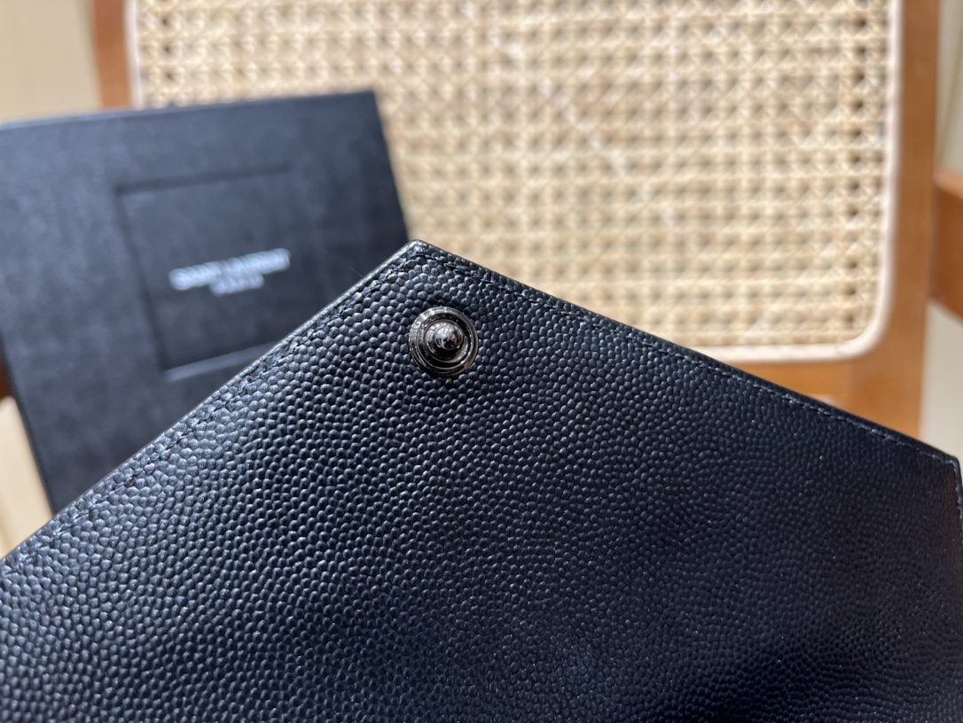 SAINT LAURENT 𝐖𝐨𝐜 𝟭𝟵𝐜𝐦 #393953 original leather.JD