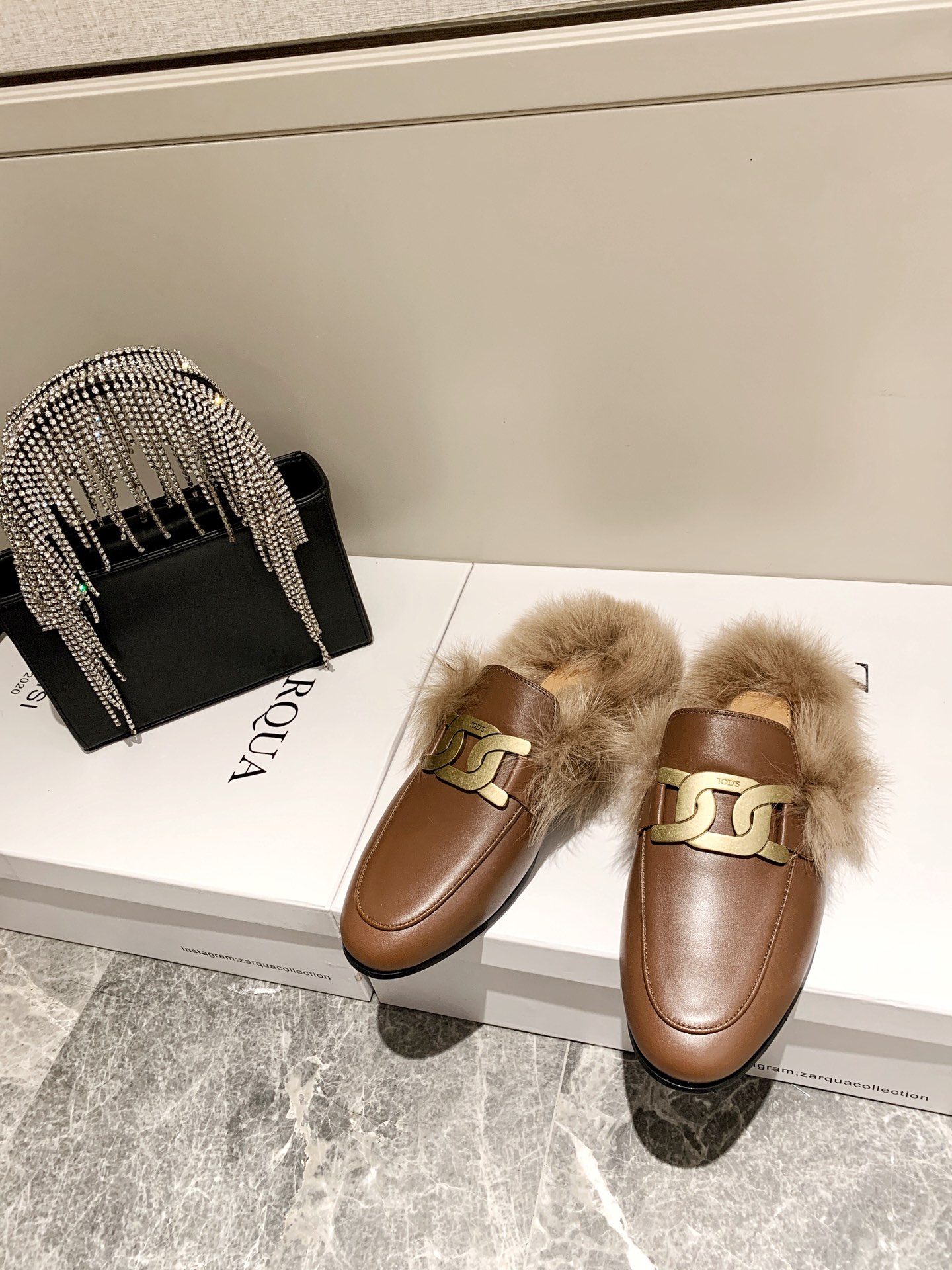 TOD'S 𝙏𝙊𝘿𝙎 2020 autumn and winter new hairy slippers on the new a pair of so fashionable hairy slippers
