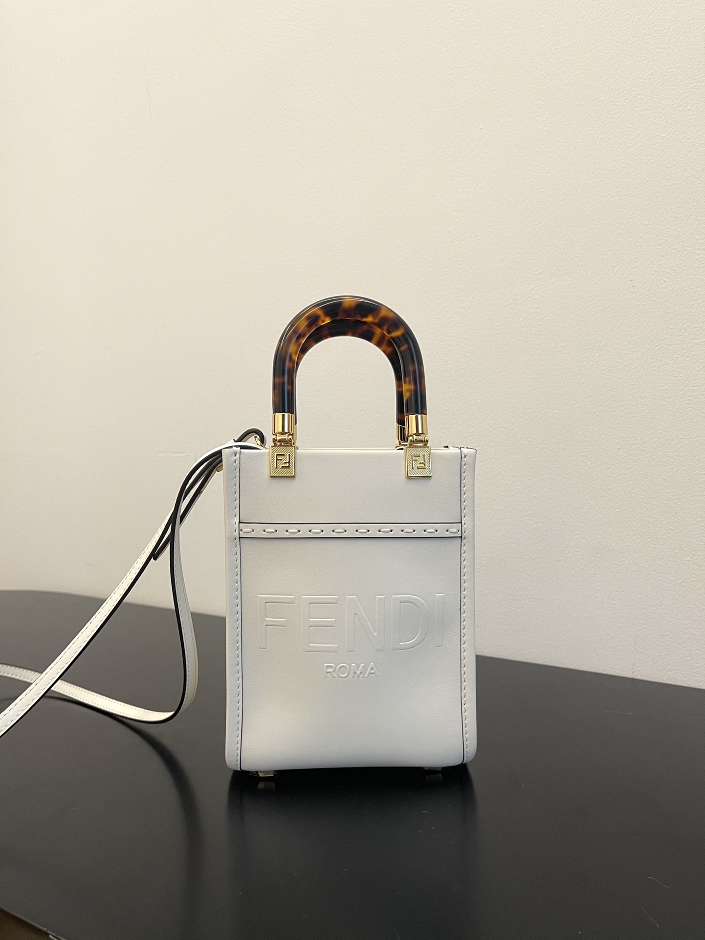 FENDI Logo embossed tortoiseshell portable crossbody cute