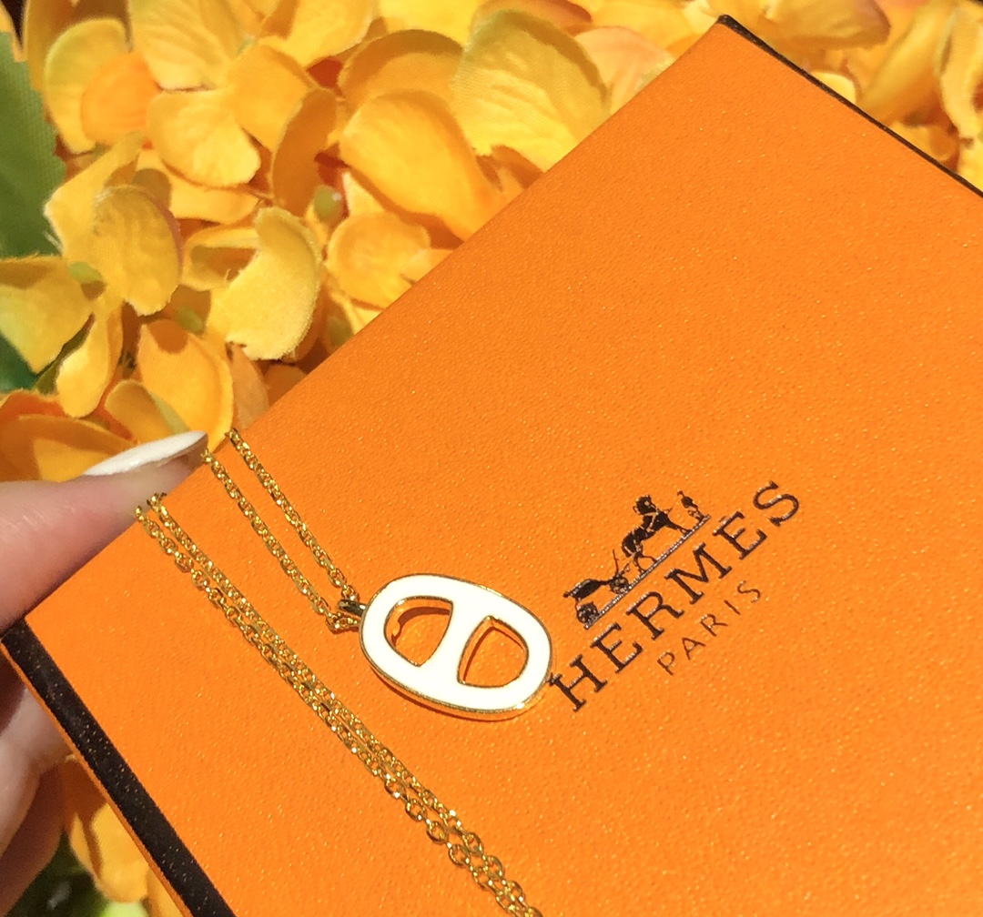 Hermes necklace